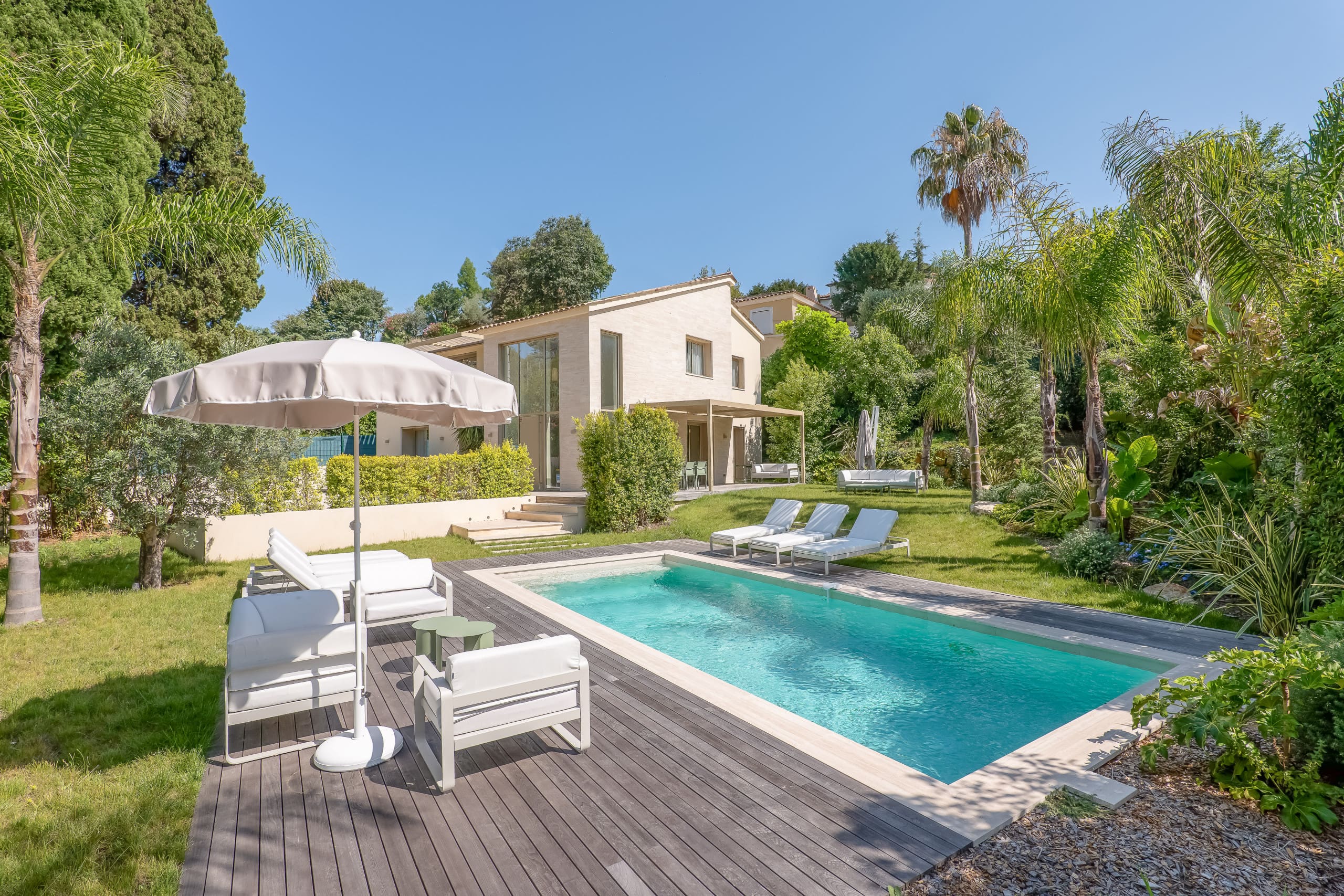 Château Esterel Cannes Cannes 13: Elegant 4-Bedroom Villa with Pool and Sea Views, Cannes