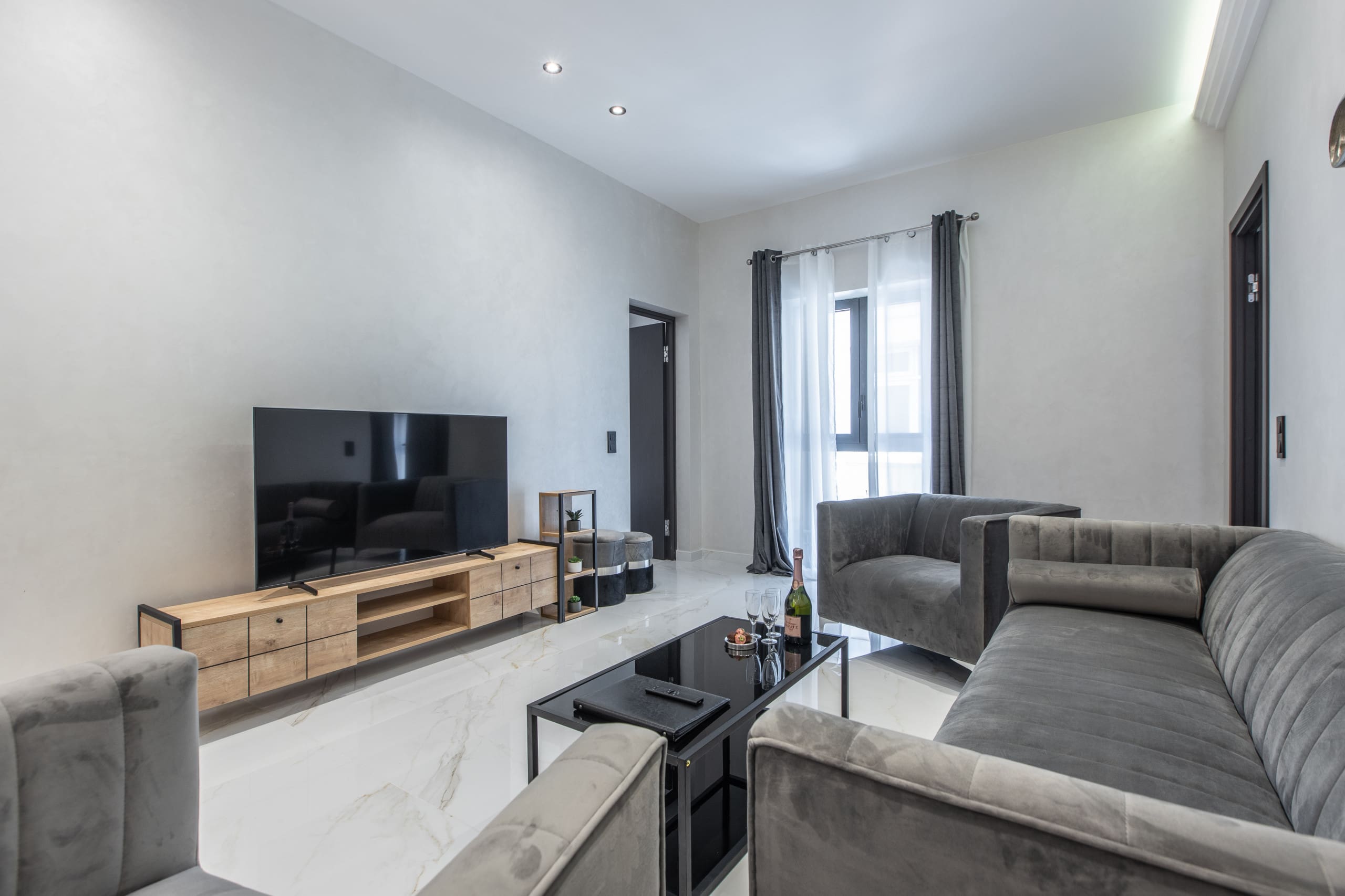 Château Esterel Cannes Cannes 19: Sleek 3-Bedroom Apartment with Stunning Seaview, Cannes