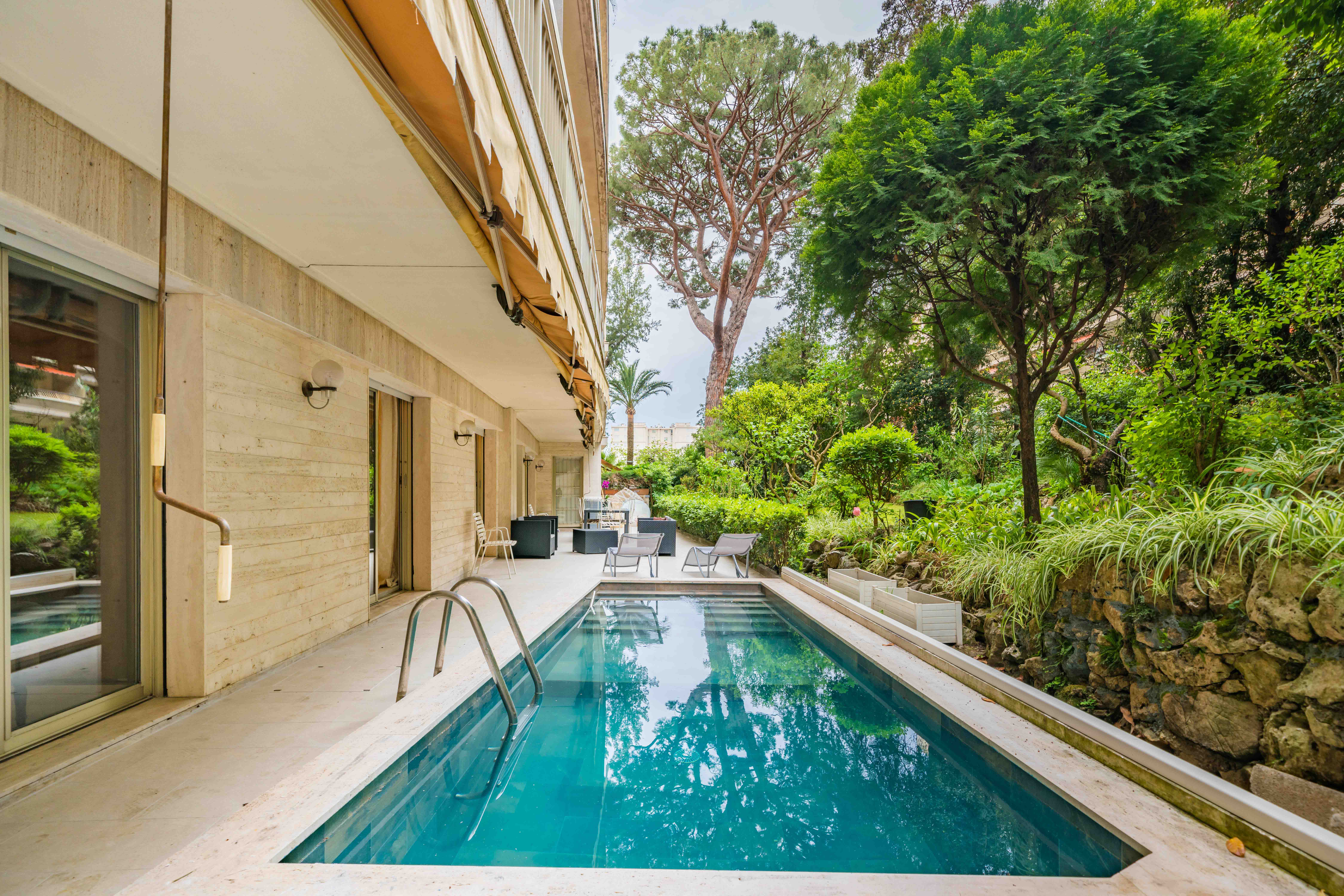 Château Esterel Cannes Cannes 22: Spacious 3-Bedroom Apartment with Terrace and Pool, Cannes