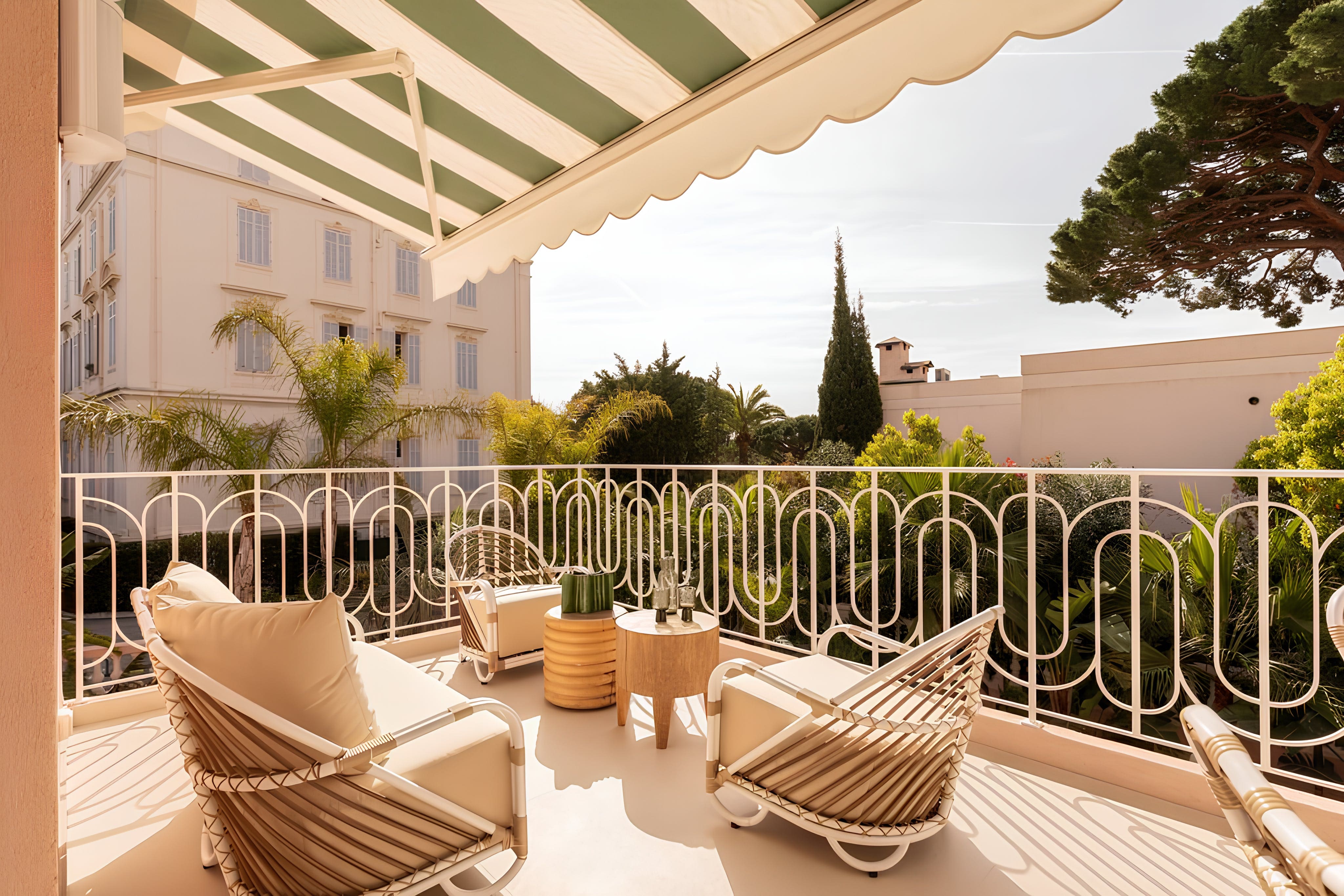 Château Esterel Cannes Cannes 27: 2-Bedroom Apartment with Seaview and Pool, Cannes