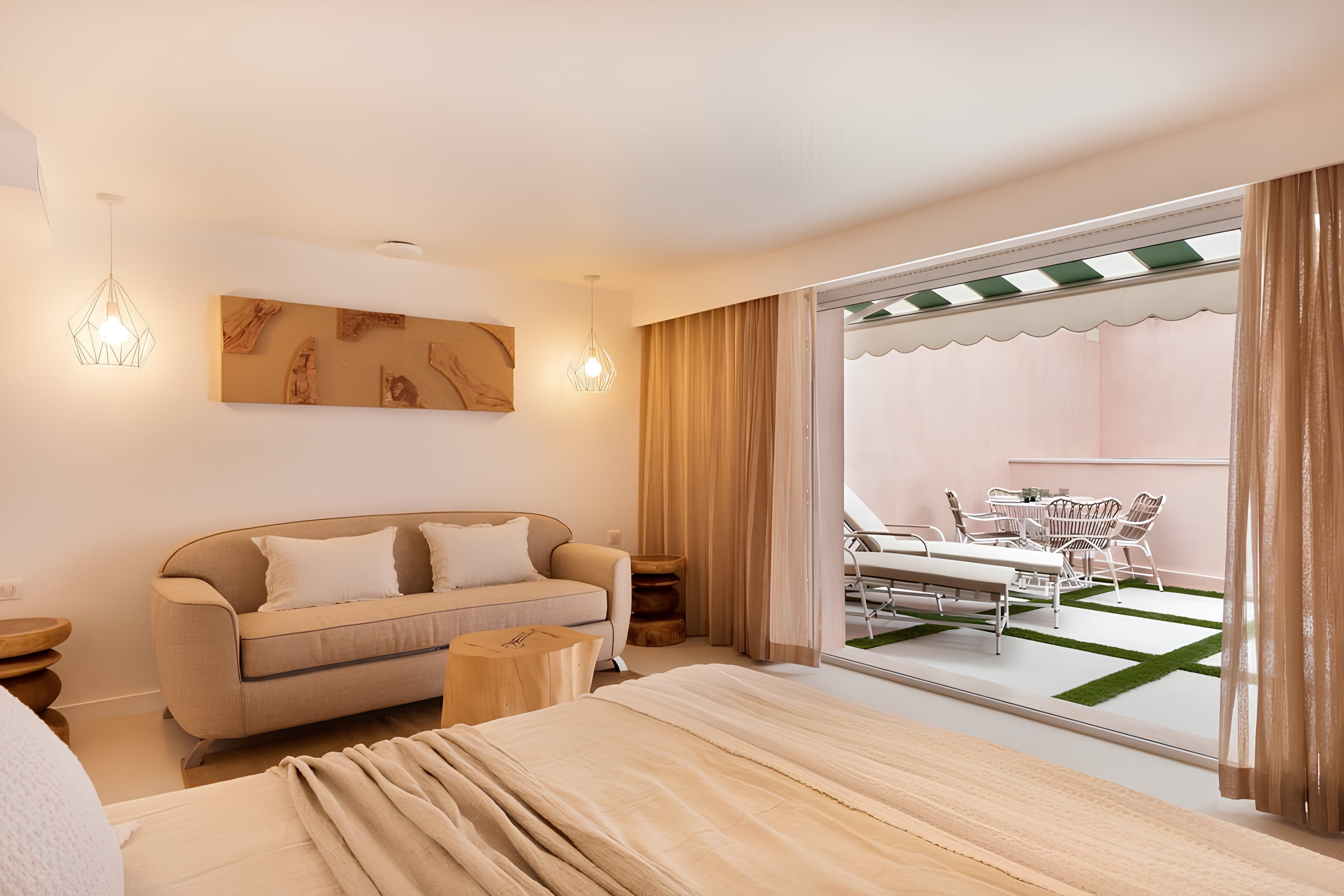 Château Esterel Cannes Cannes 30: Luxury 2-Bedroom Apartment with Private Plunge Pool, Cannes