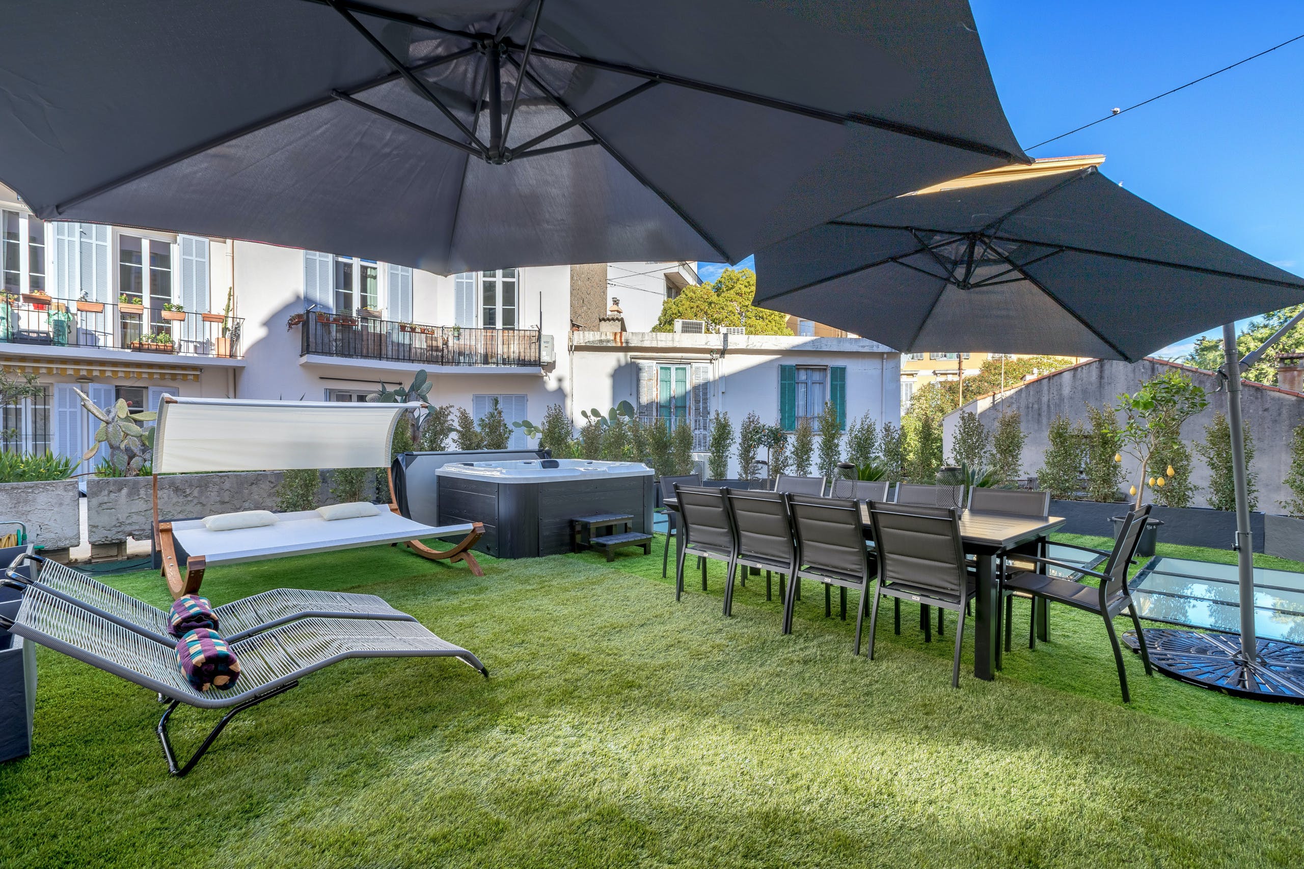 Château Esterel Cannes Cannes 7: Spacious 4-Bedroom Luxury Apartment with Hot Tub and Seaview, Cannes