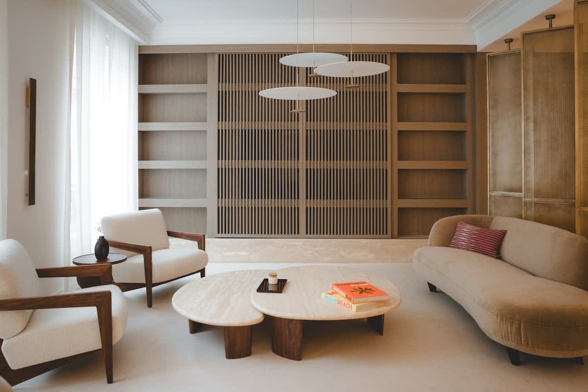 Château Étoile Paris Arc de Triomphe – Champs-Élysées 7: Luxury 3-Bedroom Apartment with Air-Con and Family-Friendly Features, Paris