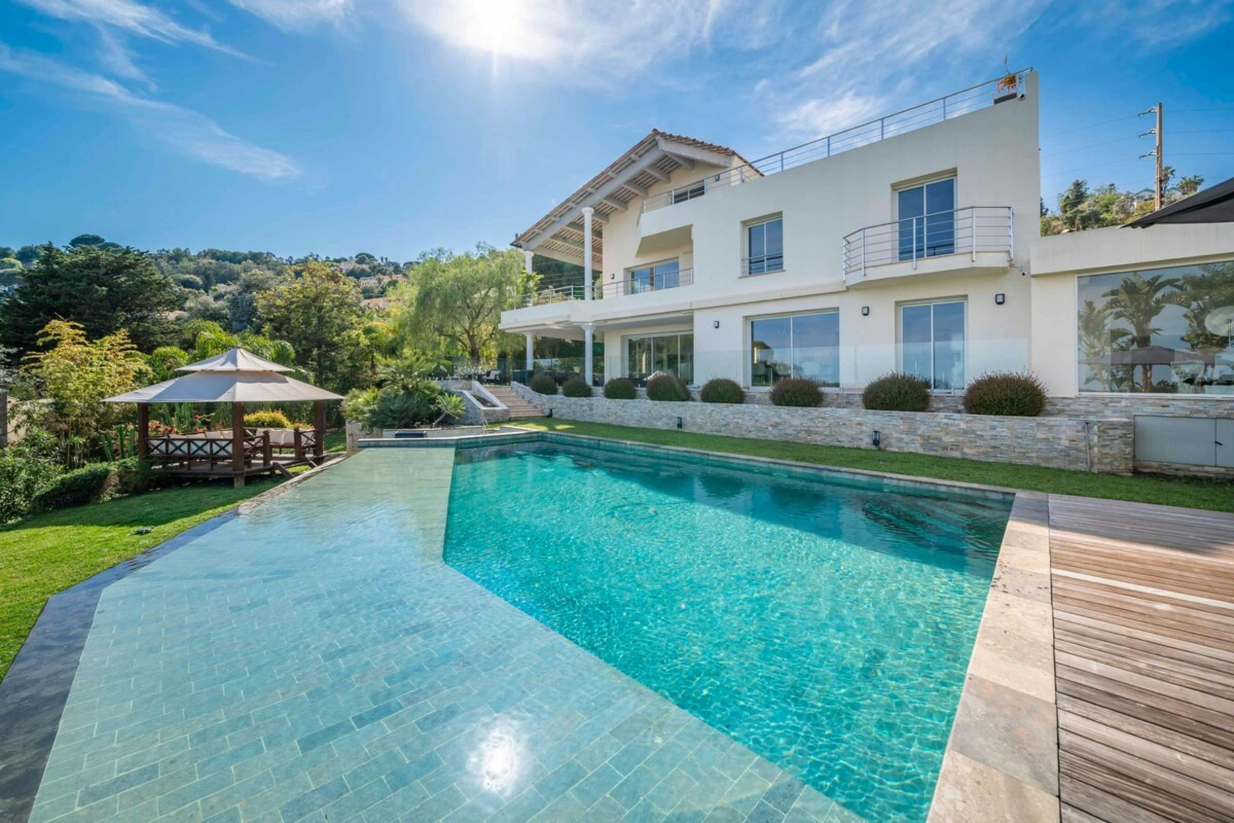Château Figuier Cannes: Luxury 5-Bedroom Villa with Seaviews and Pool, Cannes