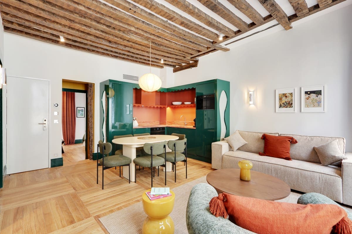 Château Flore Saint-Germain: Charming 2-Bedroom Apartment with Daily Maid Service, Paris