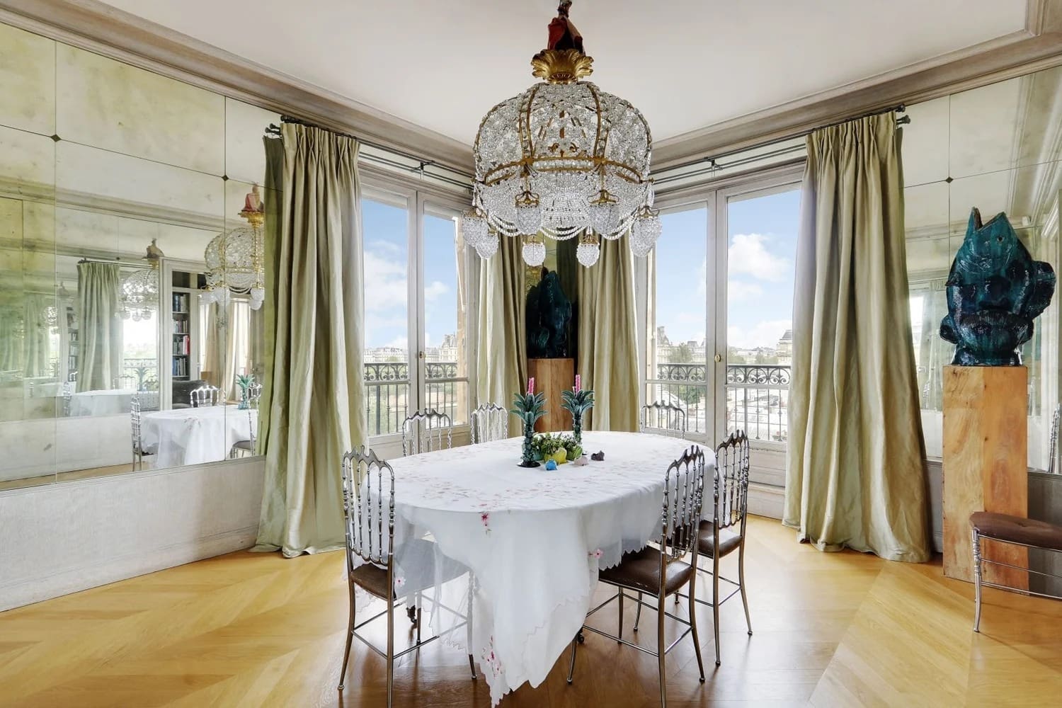 Château Fluctuat Paris: Elegant 1-Bedroom Apartment with Seine Views, Paris