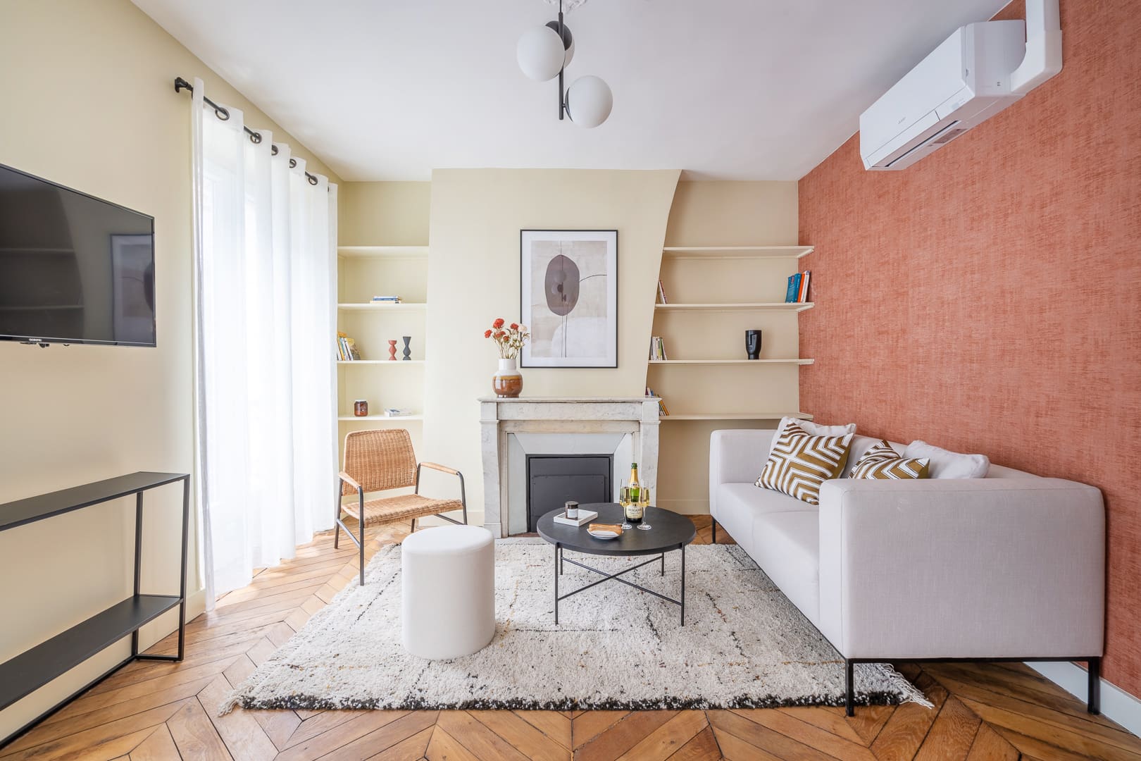 Château Fronde Champs-Élysées: Stylish 2-Bedroom Apartment near Arc de Triomphe, Paris