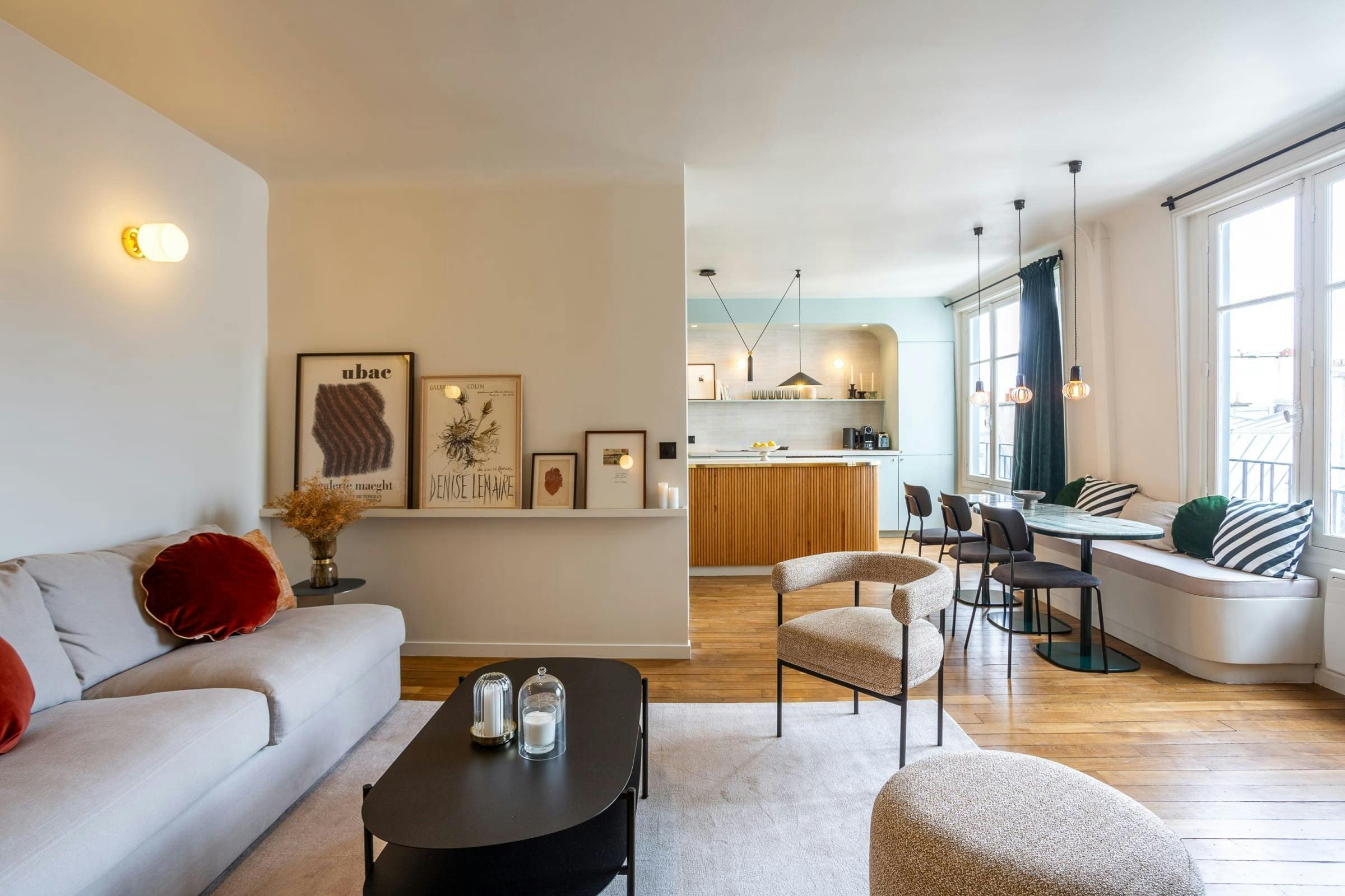 Château Gagnier Paris: Elegant 2-Bedroom Apartment with Air-Con, Opéra – Madeleine