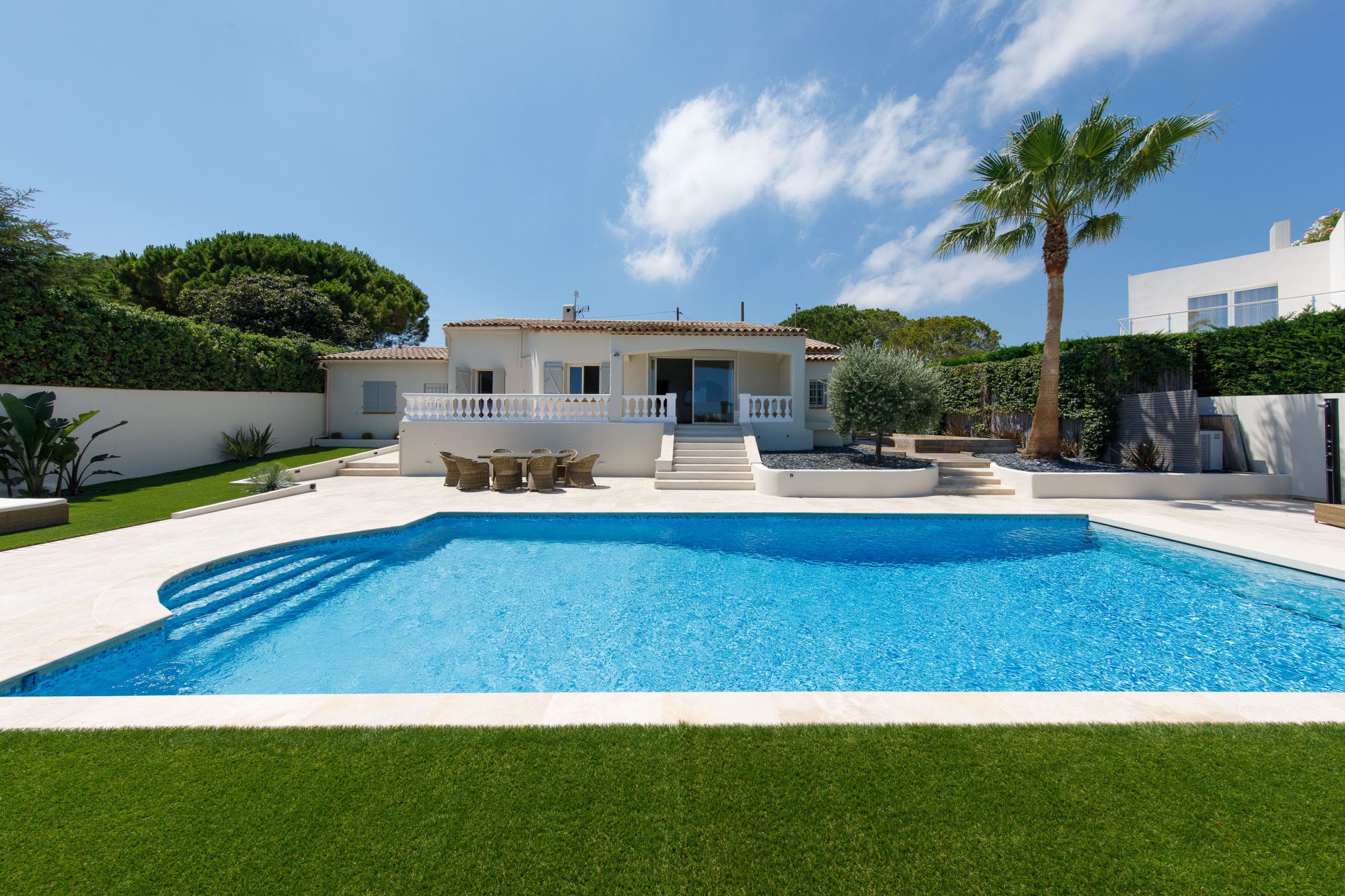 Château Garoupe Antibes: Luxury 4-Bedroom Villa with Seaview and Pool, Antibes