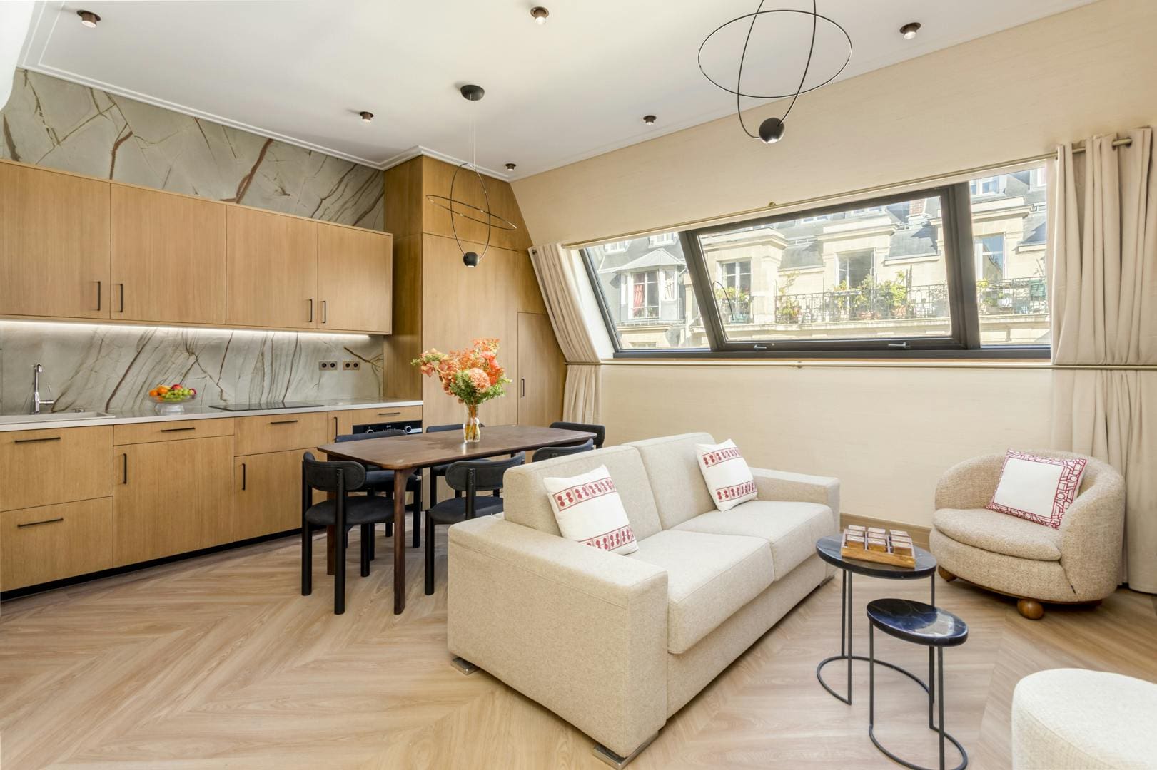Château Grenelle Paris: Stylish 2-Bedroom Apartment with Luxury Features, Eiffel Tower