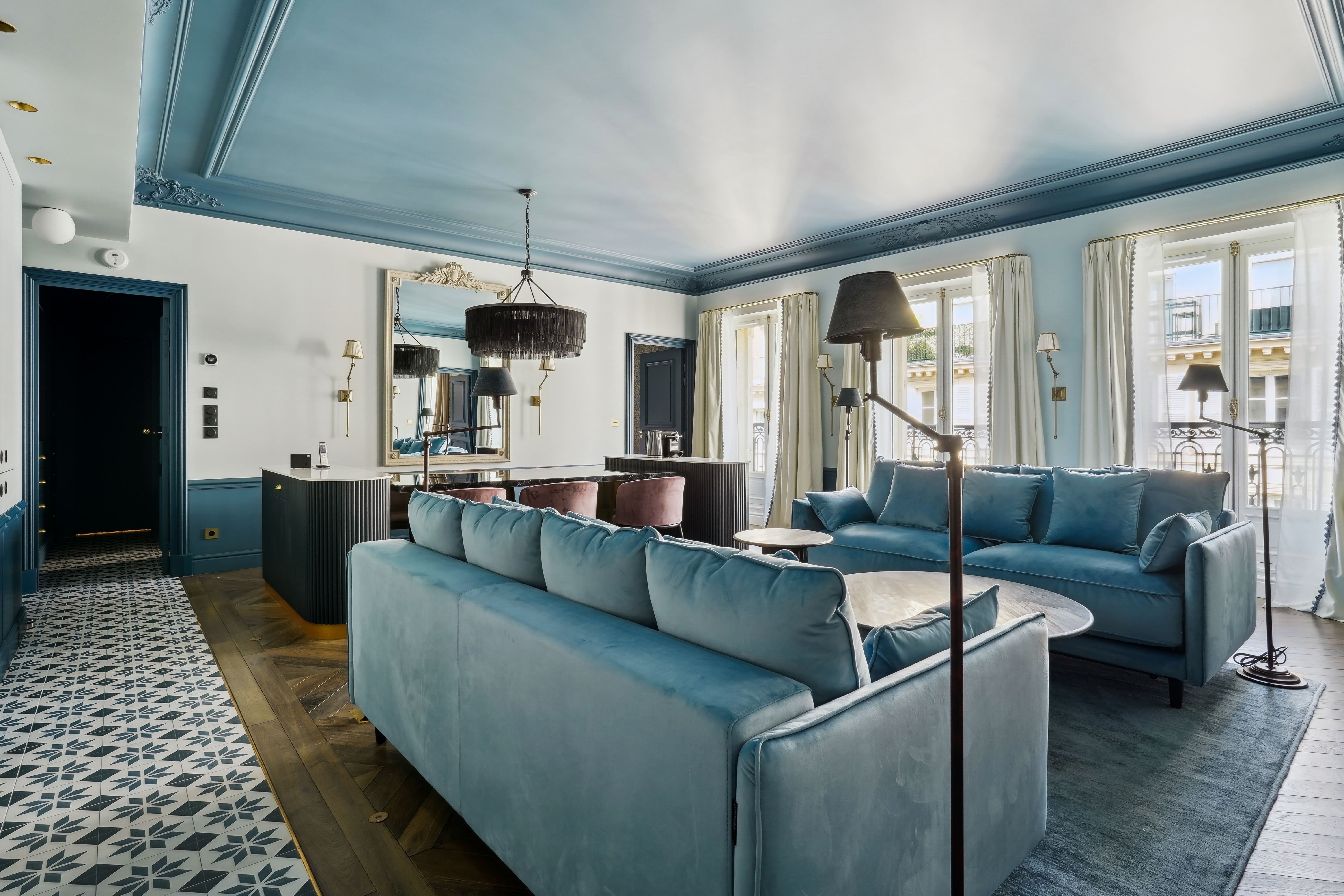 Château Haussmann Madeleine Opéra – Madeleine – Grands Magasins 2: Luxury 2-Bedroom Apartment with Hot Tub, Opéra – Madeleine – Grands Magasins