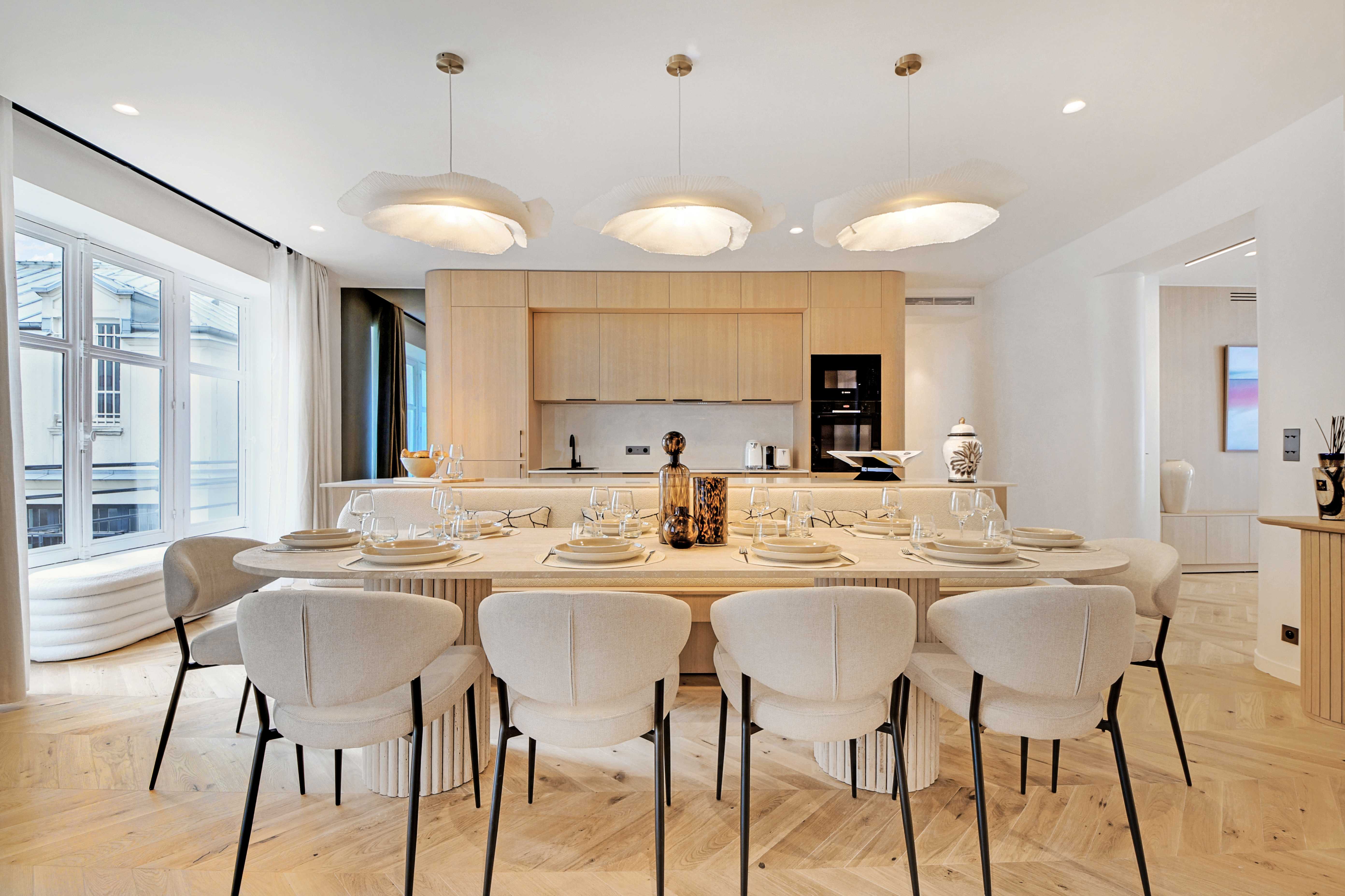 Château Haussmann Opéra Opéra – Madeleine – Grands Magasins 3: Spacious 4-Bedroom Villa with Elegant Interiors, Paris