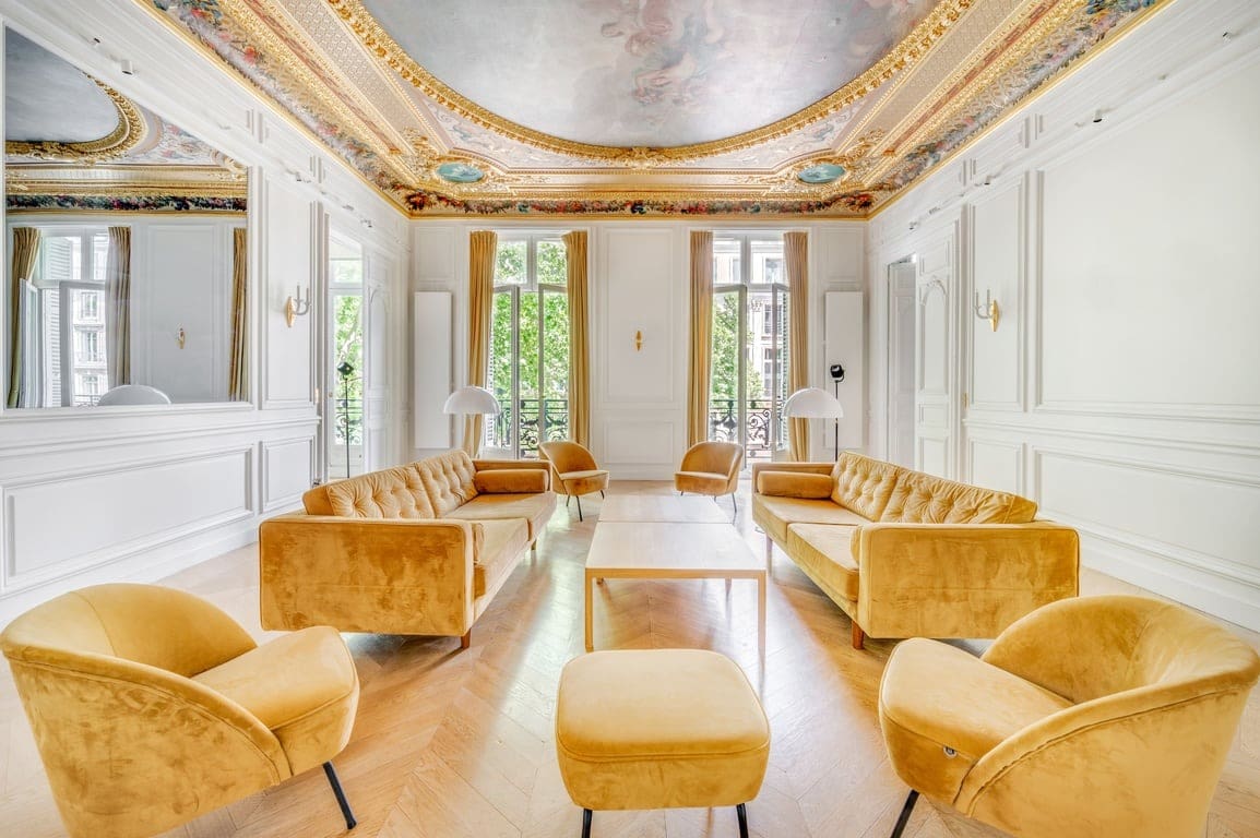 Château Haussmannien Madeleine: Elegant 3-Bedroom Apartment with Family-Friendly Features, Opéra – Madeleine – Grands Magasins