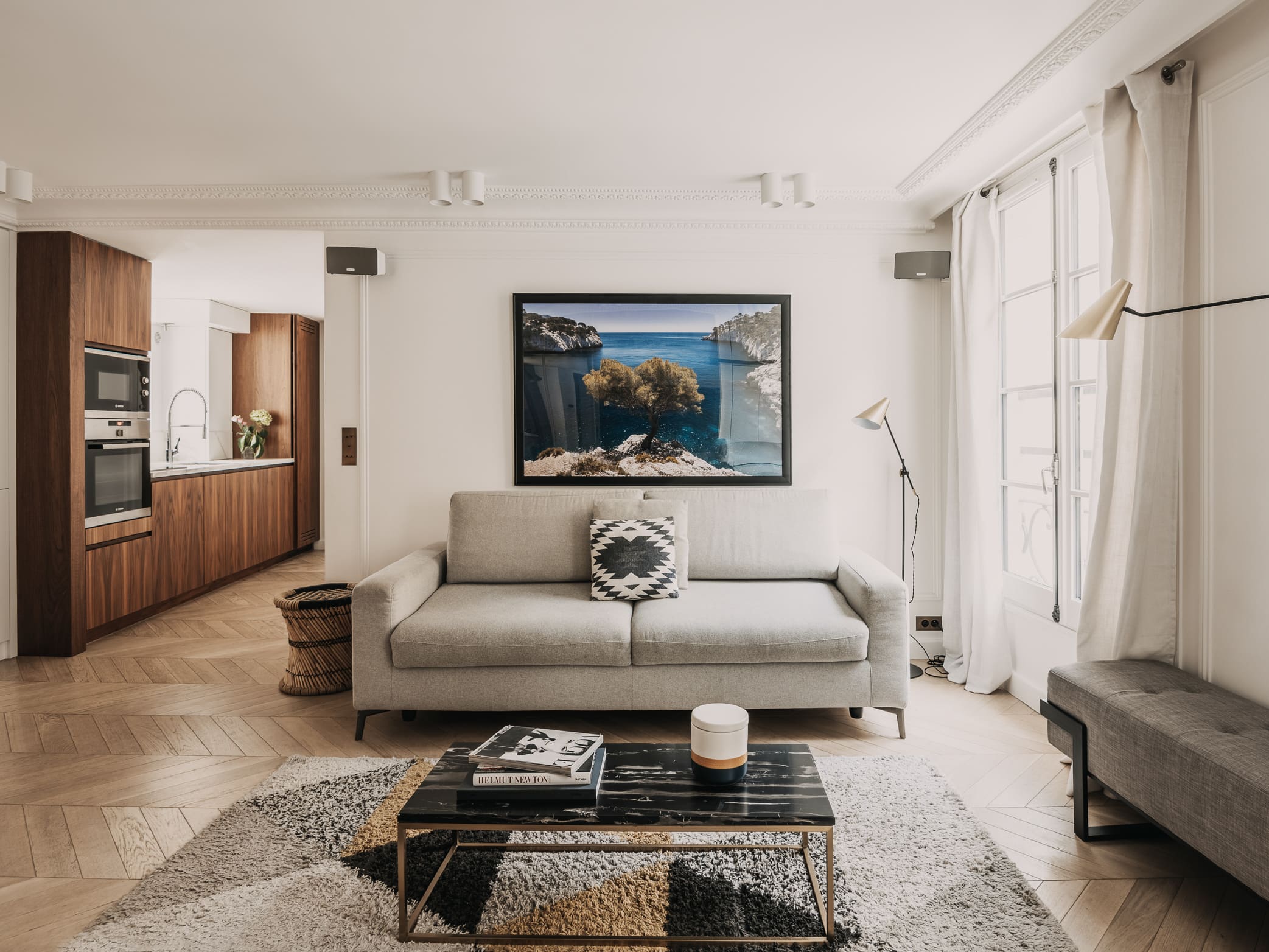 Château Honoré Paris: Elegant 2-Bedroom Apartment with Hot Tub, Paris Opéra District