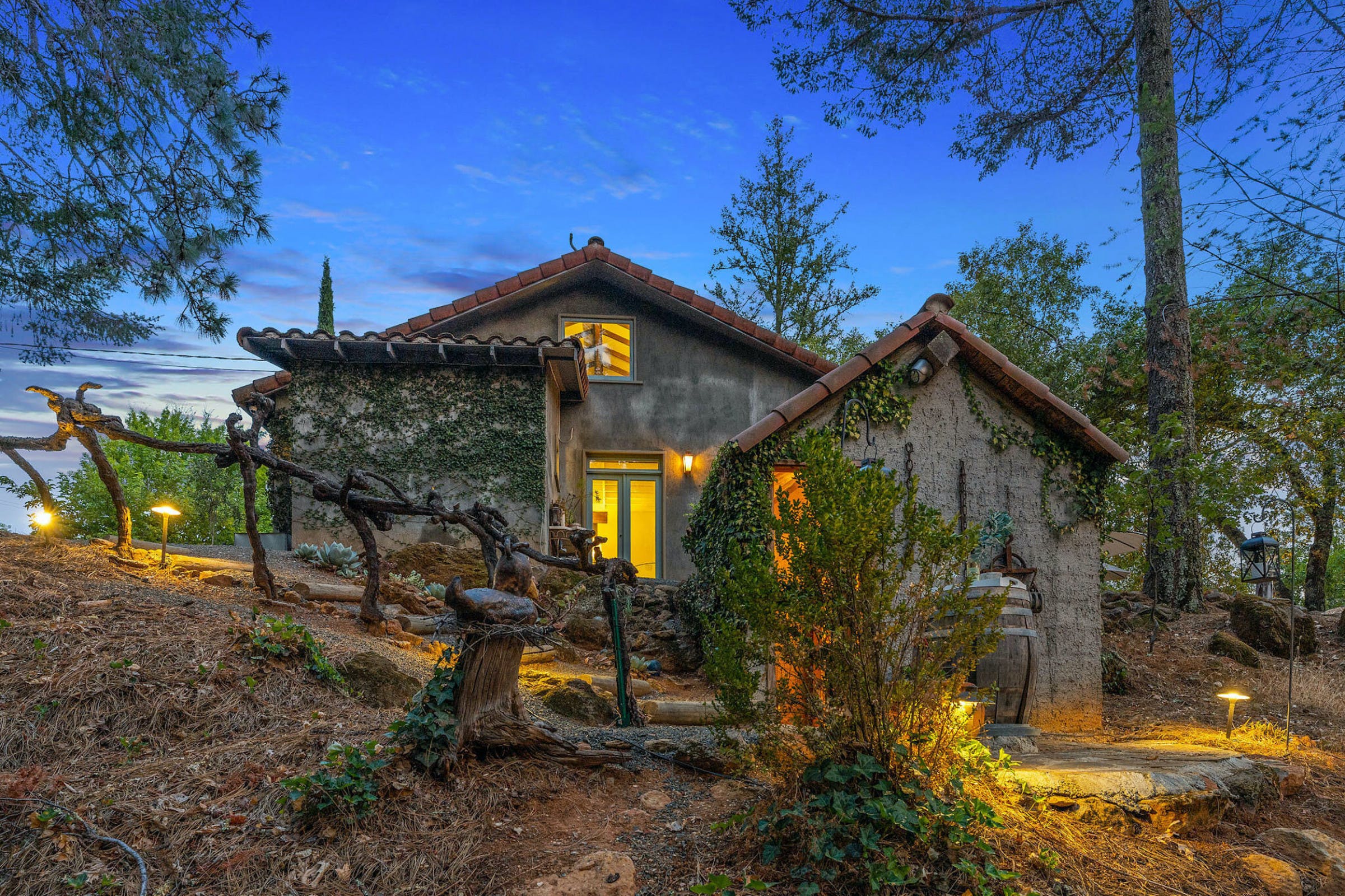 Château Howell Napa: Luxury 3-Bedroom Chateau with Scenic Views, Napa County