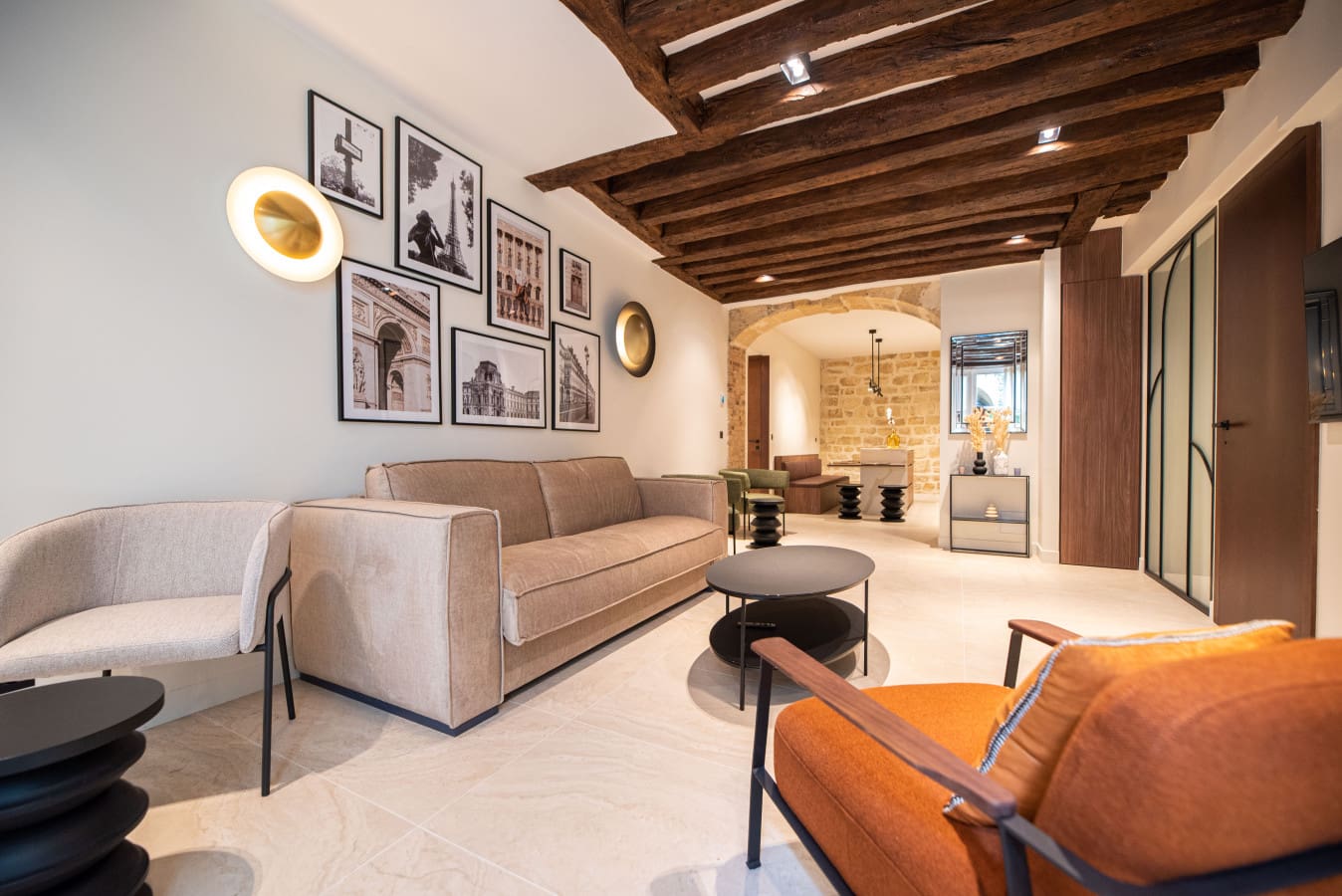 Château Hugo Marais: Elegant 2-Bedroom Luxury Apartment with Historical Charm, Paris
