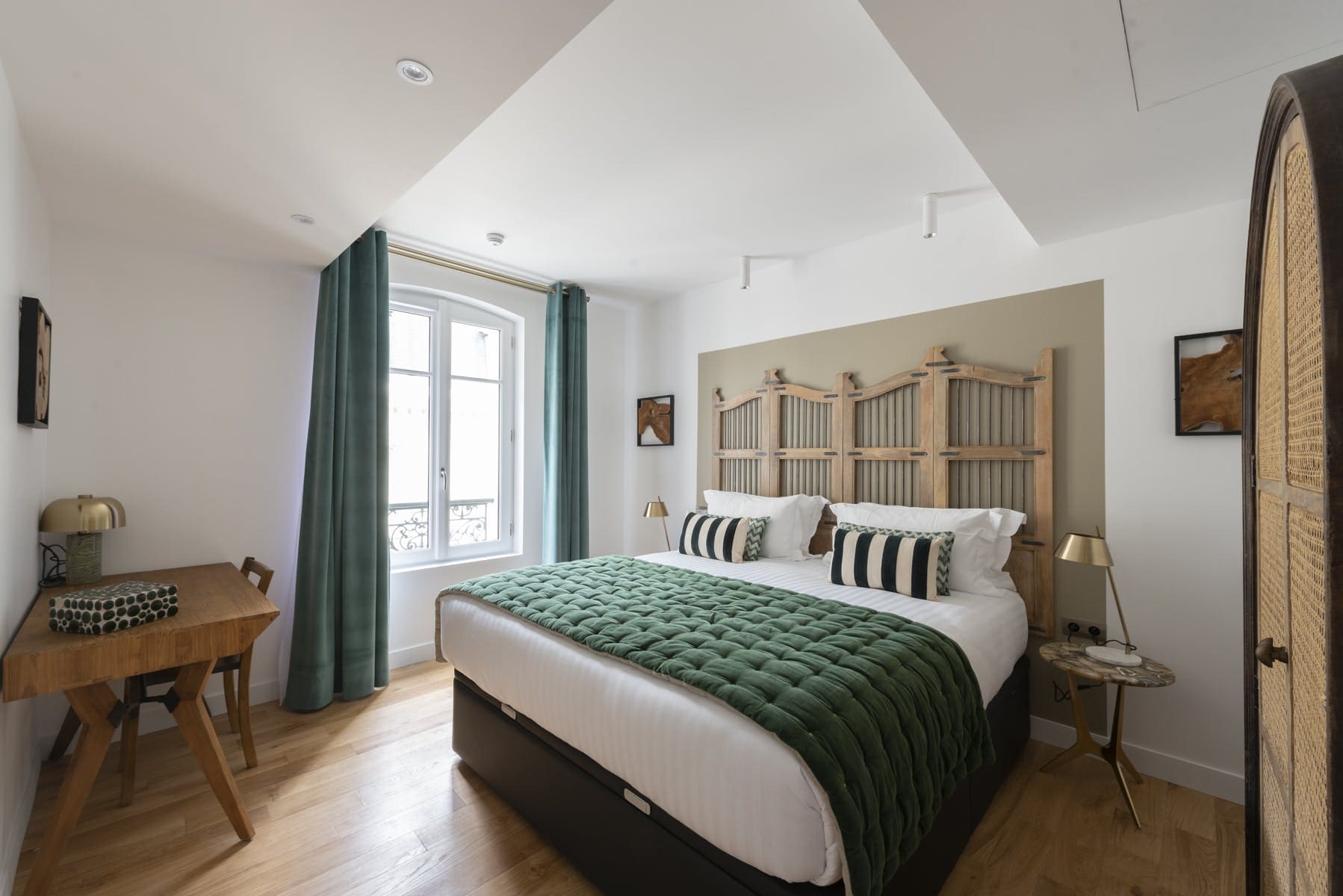 Château Jean Arc: One-Bedroom Luxury Apartment with Family-Friendly Features, Paris