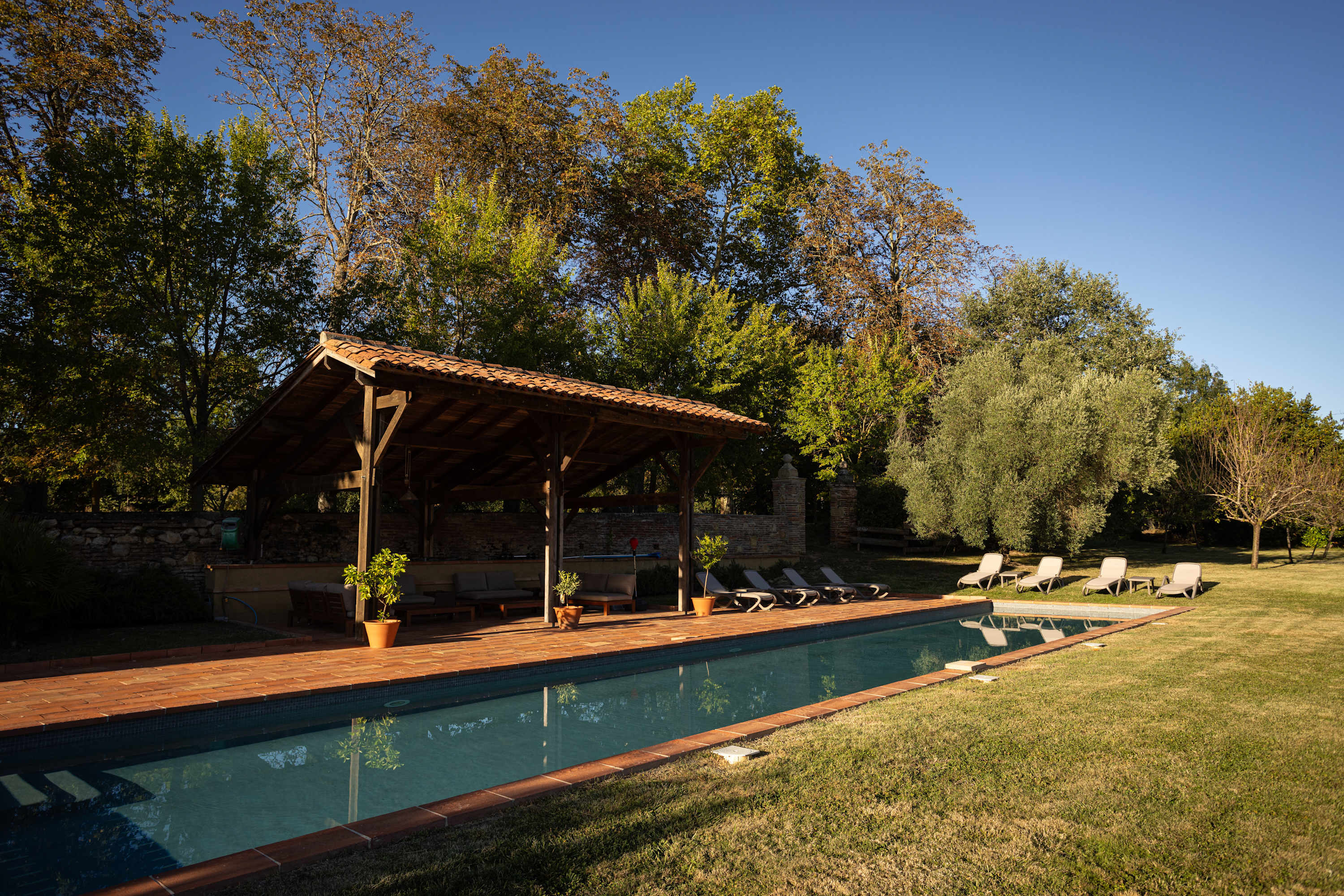 Château Lauragais Toulouse: Spacious 11-Bedroom Château with Swimming Pool, Toulouse