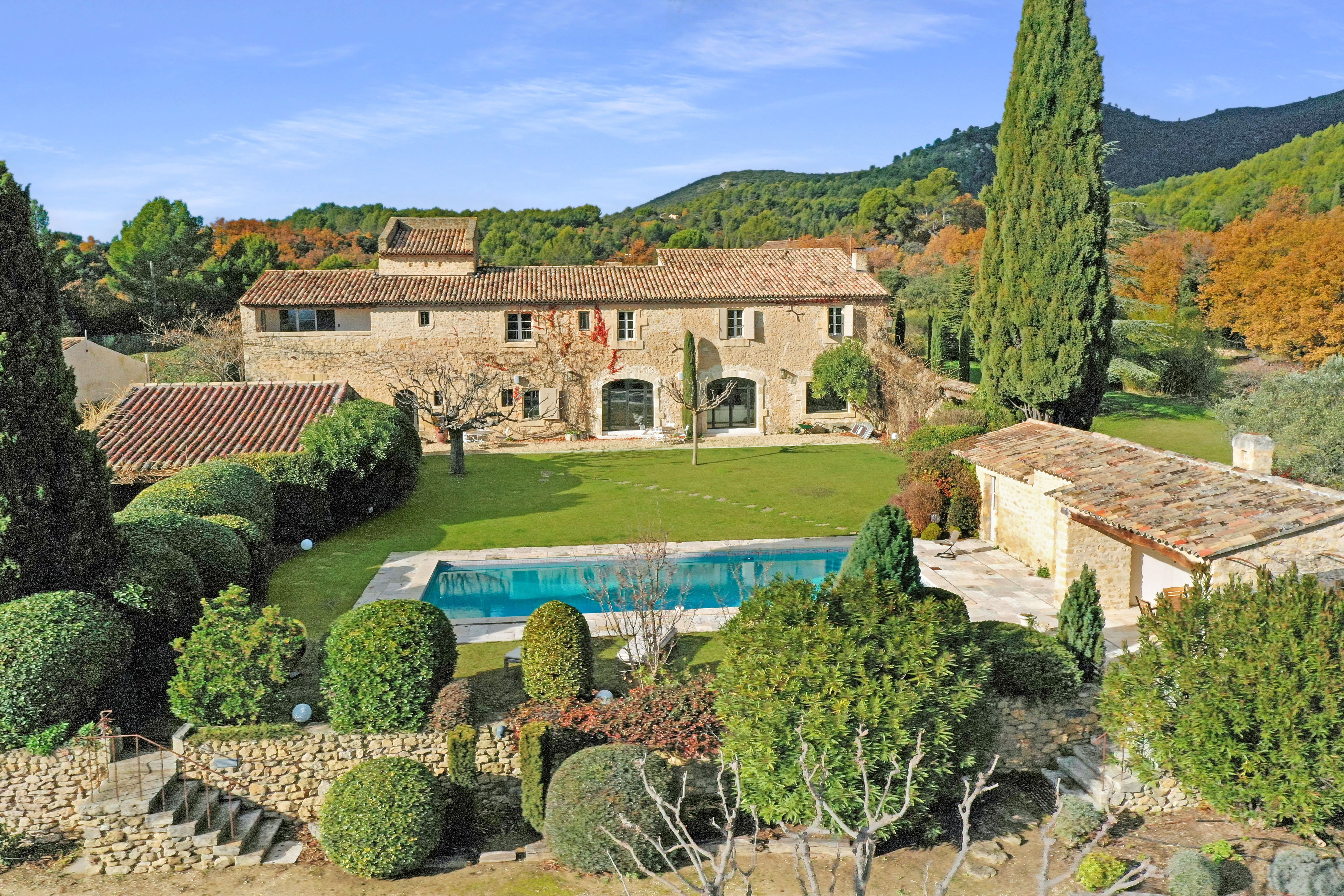 Château Lavande Vaucluse: 5-Bedroom Luxury Manor with Tennis Court, Vaucluse