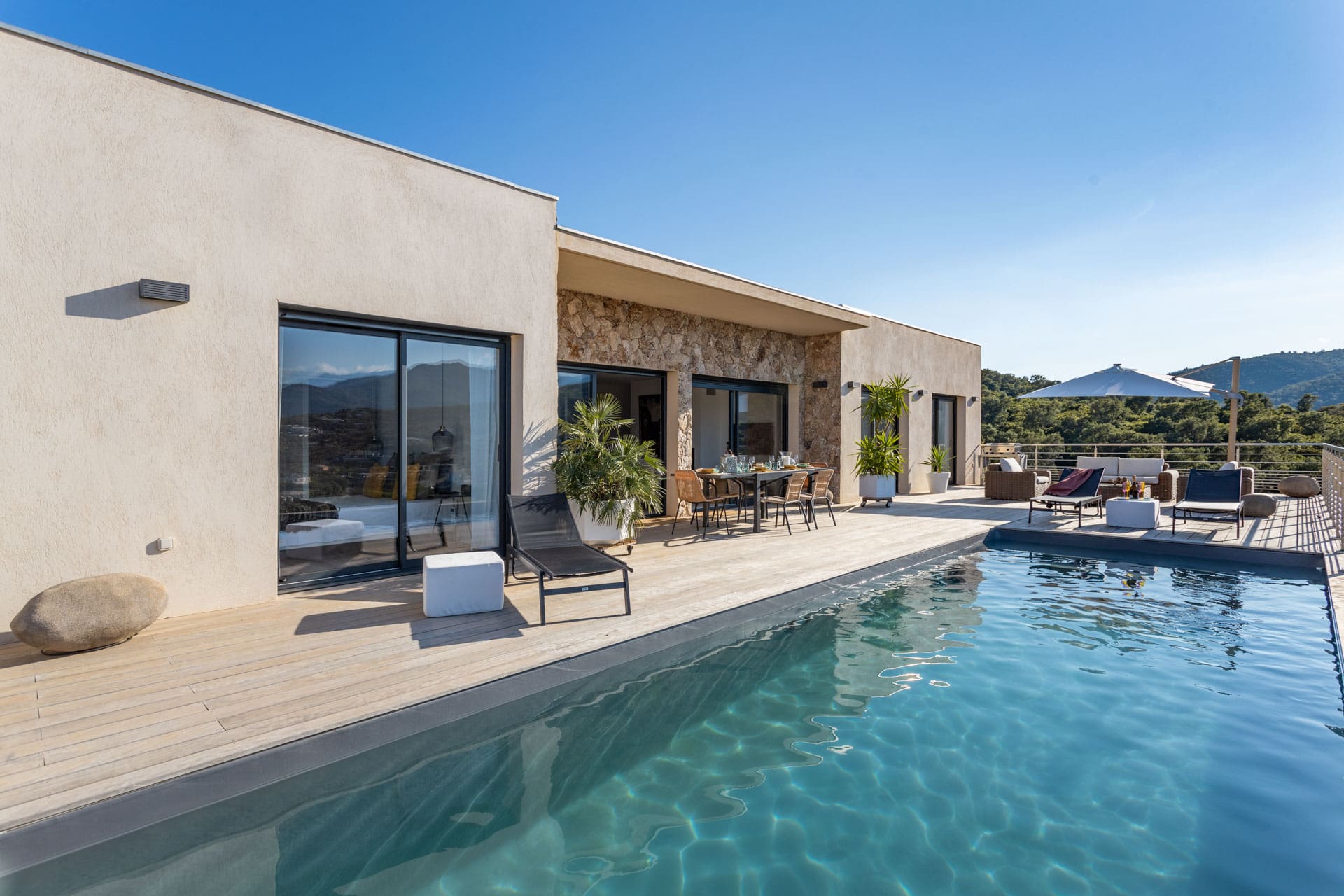 Château Libecciu Ajaccio: Elegant 3-Bedroom Villa with Sea View and Pool, Corsica