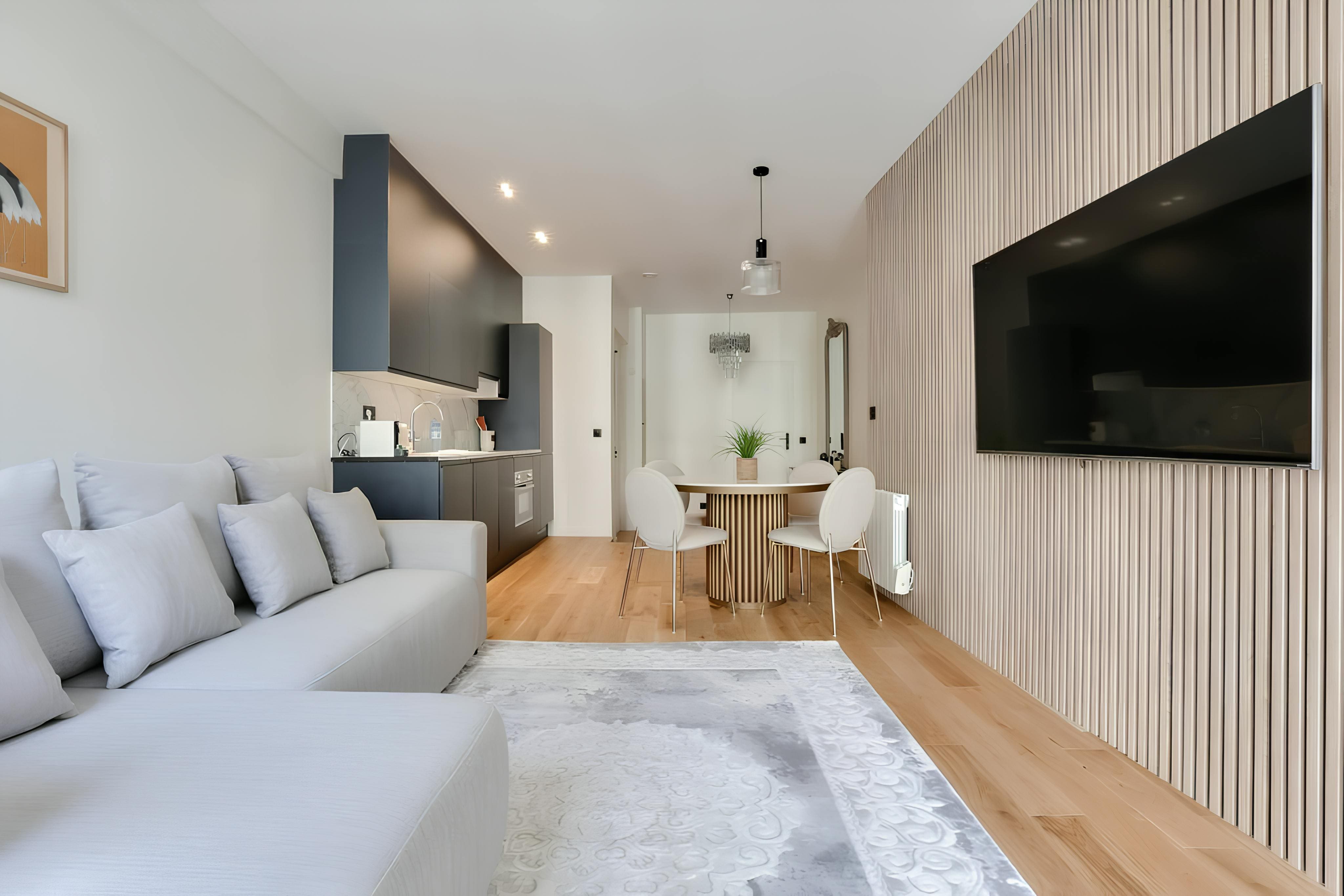 Château Lumière Paris Grands Boulevards 5: Elegant 2-Bedroom Apartment Ideal for Families, Grands Boulevards