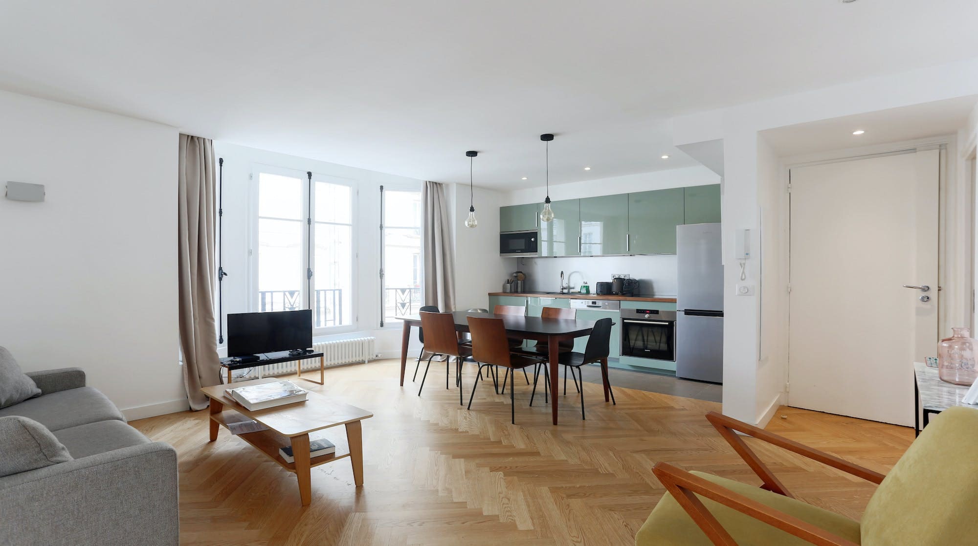 Château Lutetia Paris Île de la Cité 10: Elegant 2-Bedroom Apartment with Modern Interiors, Île de la Cité