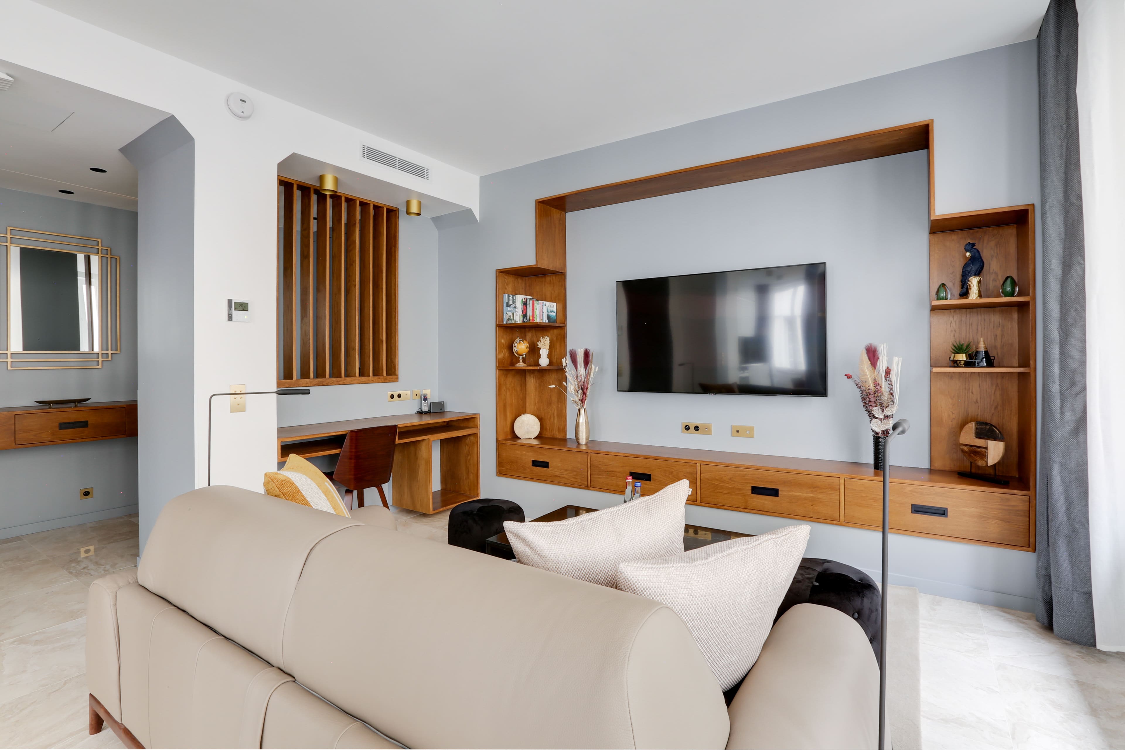 Château Lutetia Paris Île de la Cité 14: Chic 1-Bedroom Apartment with Hot Tub and Air-Con, Paris