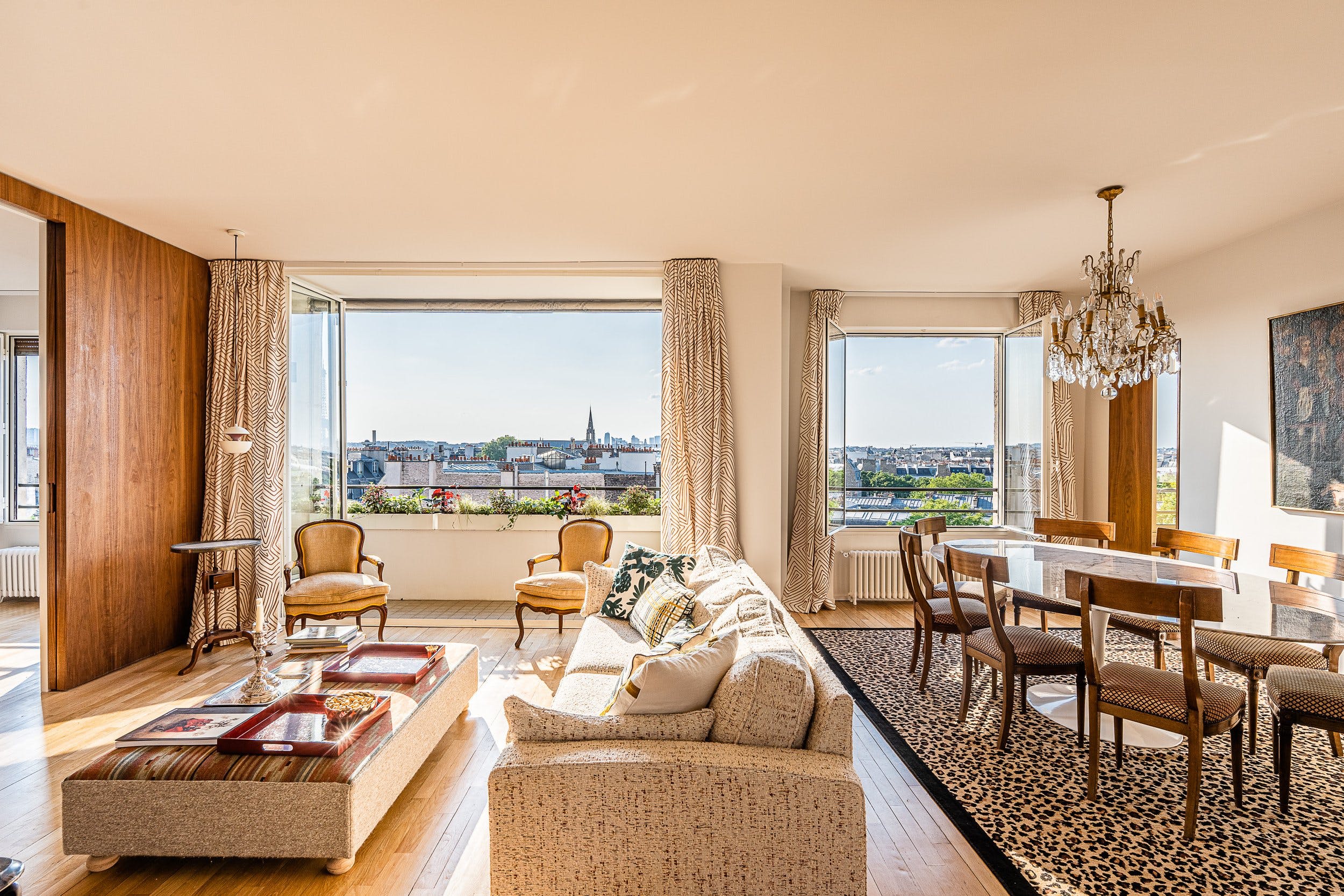 Château Luxembourg Saint-Germain Saint Germain des Prés – Odéon: Elegant 2-Bedroom Apartment with Rooftop Terrace, Saint Germain des Prés, Paris