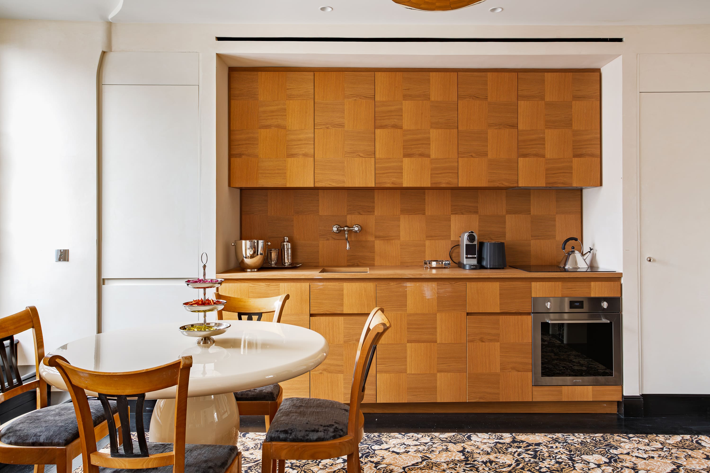 Château Madeleine Paris: Luxury 2-Bedroom Apartment for Families, Opéra Madeleine