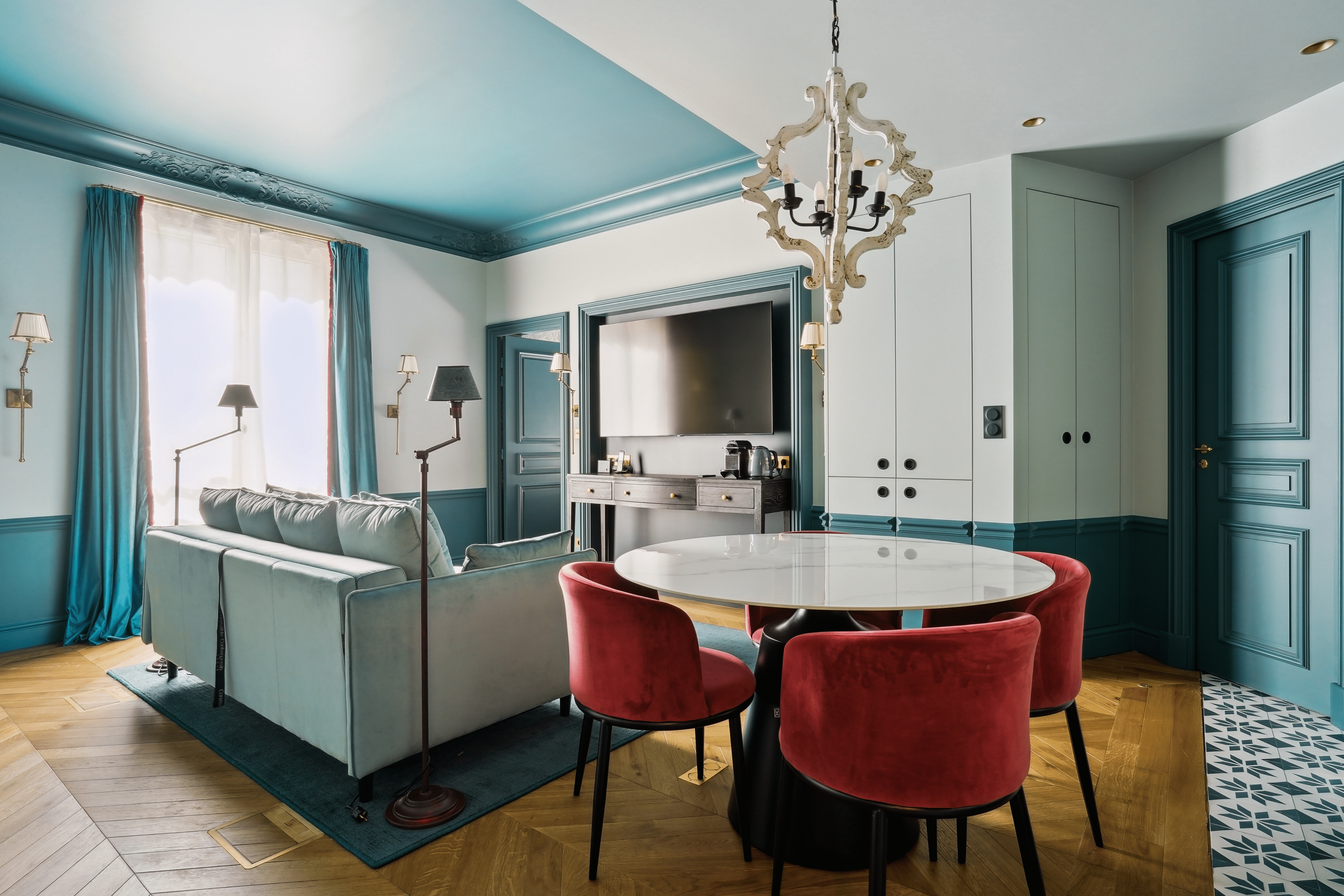 Château Madeleine Paris Opéra – Madeleine – Grands Magasins: Elegant 1-Bedroom Apartment with Jacuzzi, Opéra – Madeleine – Grands Magasins