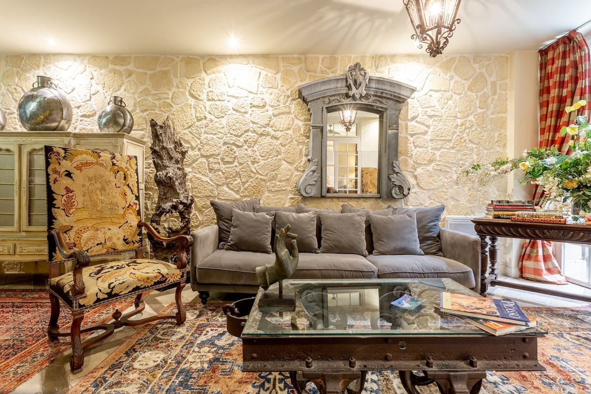 Château Magnolias Marais: Spacious 4-Bedroom Apartment in Historic Le Marais, Paris