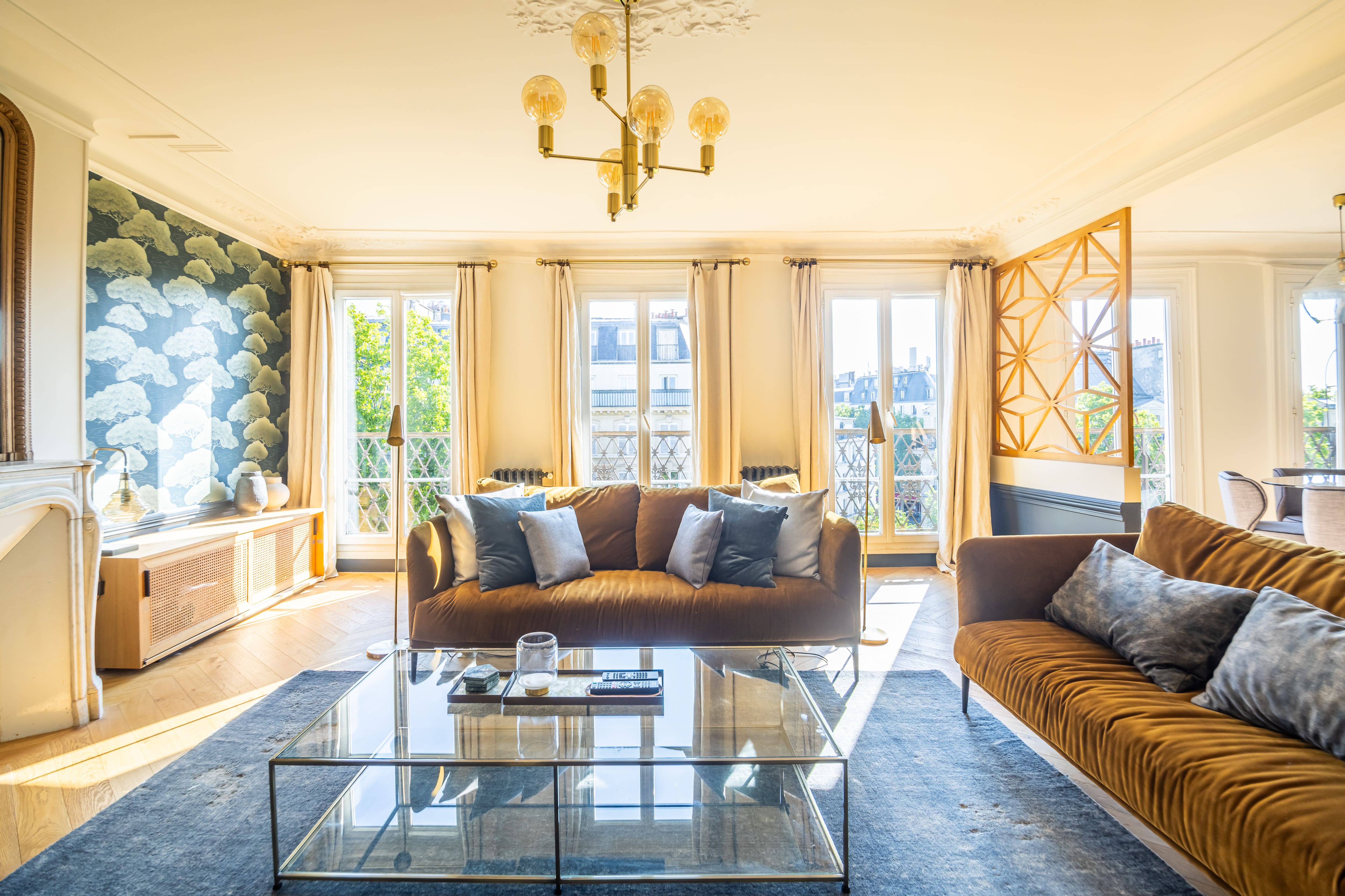 Château Marais Paris Canal Saint Martin – Oberkampf 3: Elegant 3-Bedroom House for Families, Canal Saint Martin – Oberkampf