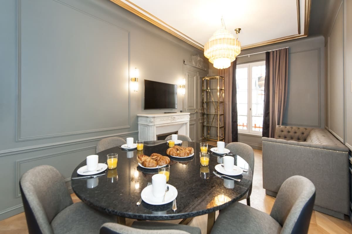 Château Marlene Paris: Luxury 3-Bedroom Apartment with Chic Interiors, Arc de Triomphe – Champs-Élysées