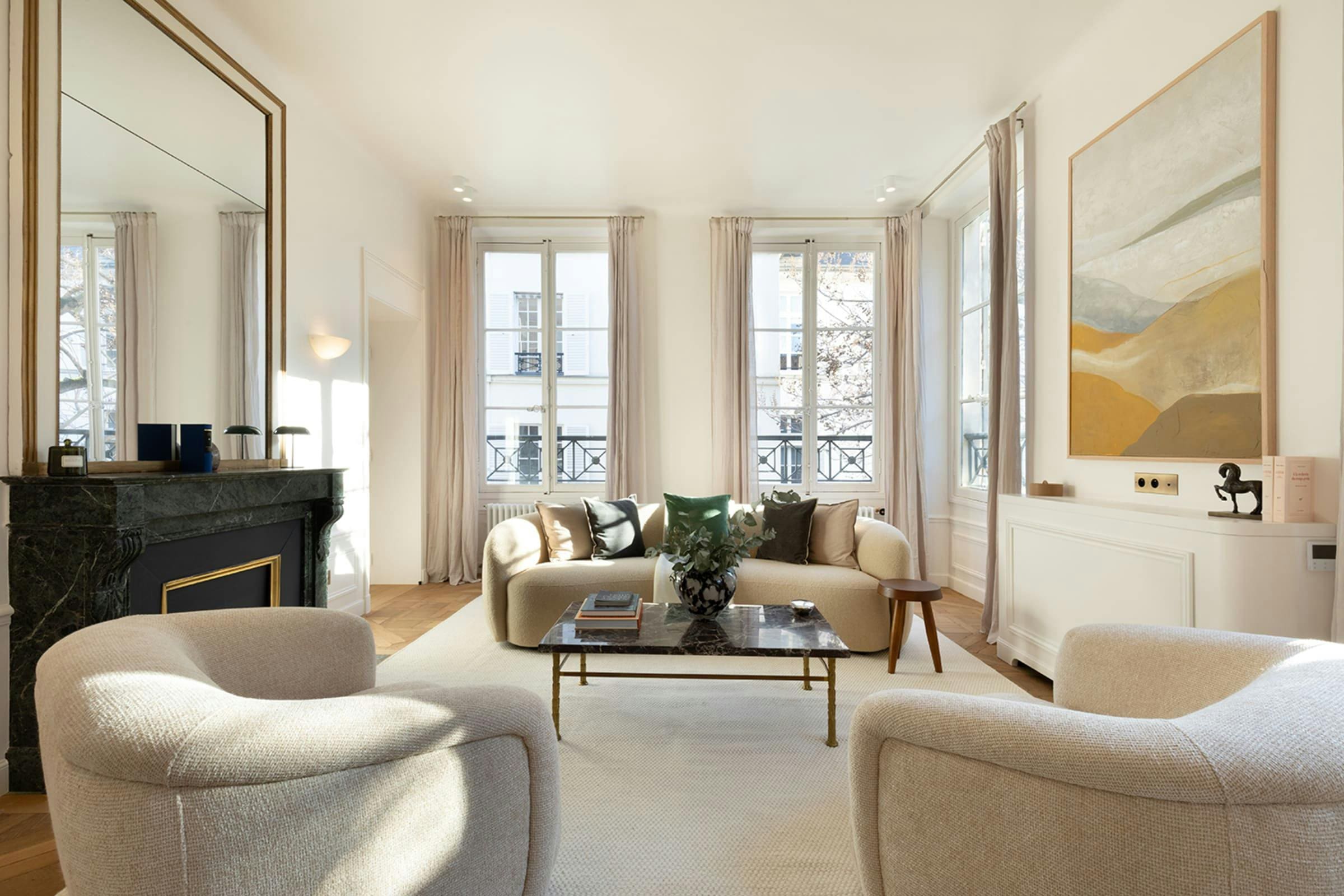 Château Médicis Saint-Germain: Elegant 2-Bedroom Luxury Apartment, Saint Germain des Prés, Paris