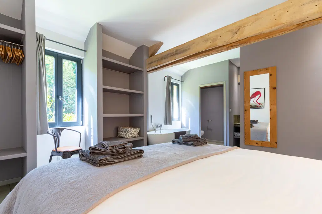 Château Millstream Dordogne: Exquisite 6-Bedroom Villa with Saltwater Pool in Dordogne