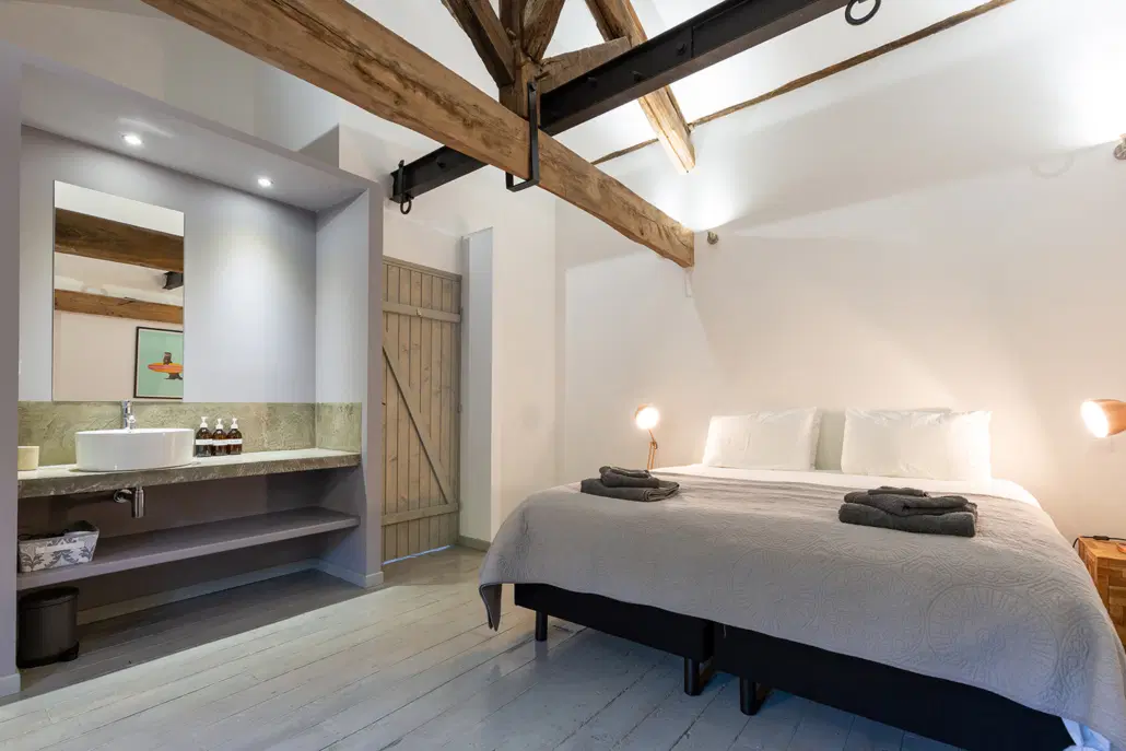 Château Millstream Dordogne: Exquisite 6-Bedroom Villa with Saltwater Pool in Dordogne