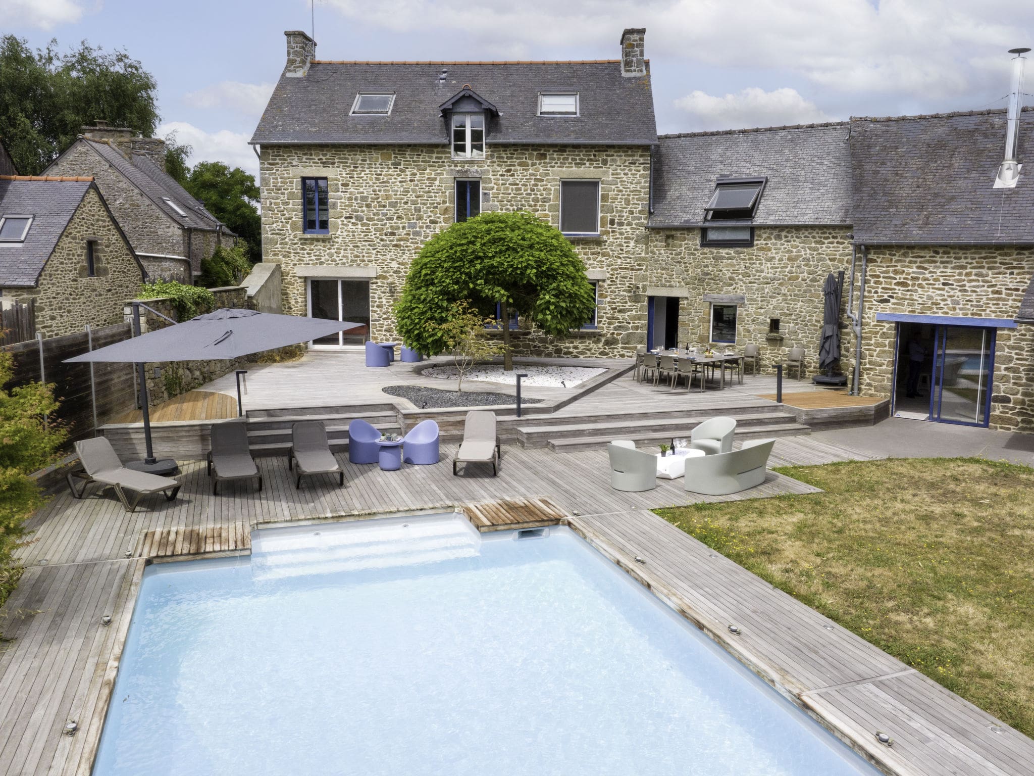 Chateau Mirloup Tronchet: Magnificent 5-Bedroom Country Estate with Private Pool and Fitness Center in Brittany France