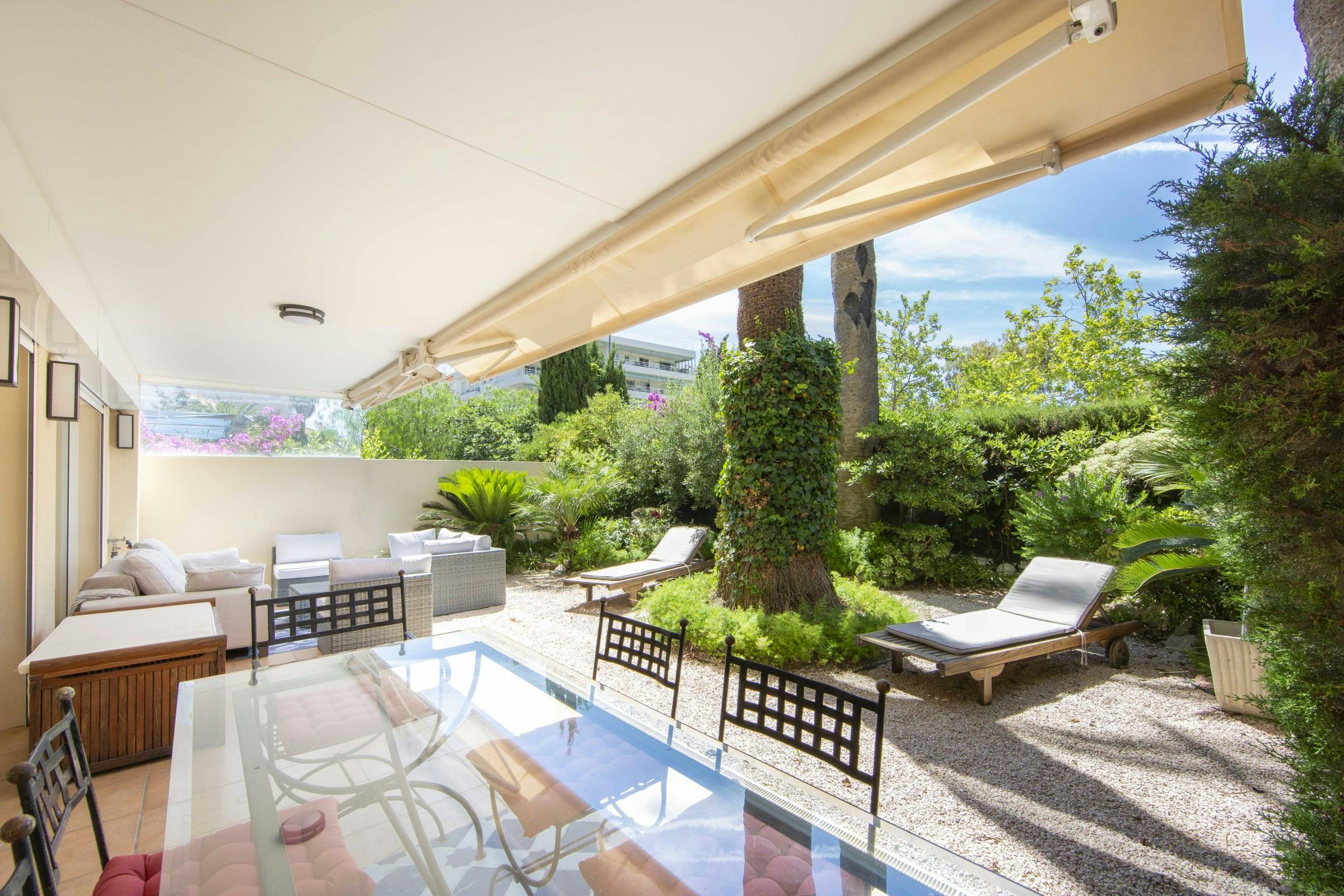 Château Mistral Cannes Cannes 11: 2-Bedroom Luxury Apartment with Seaviews and Terrace, Cannes