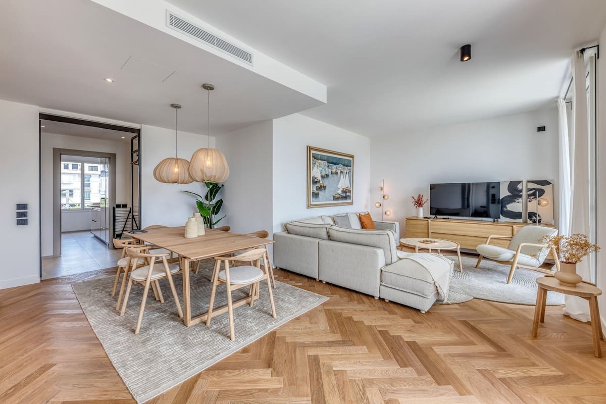 Château Mistral Cannes Cannes 16: 3-Bedroom Luxury Apartment with Seaviews, Cannes