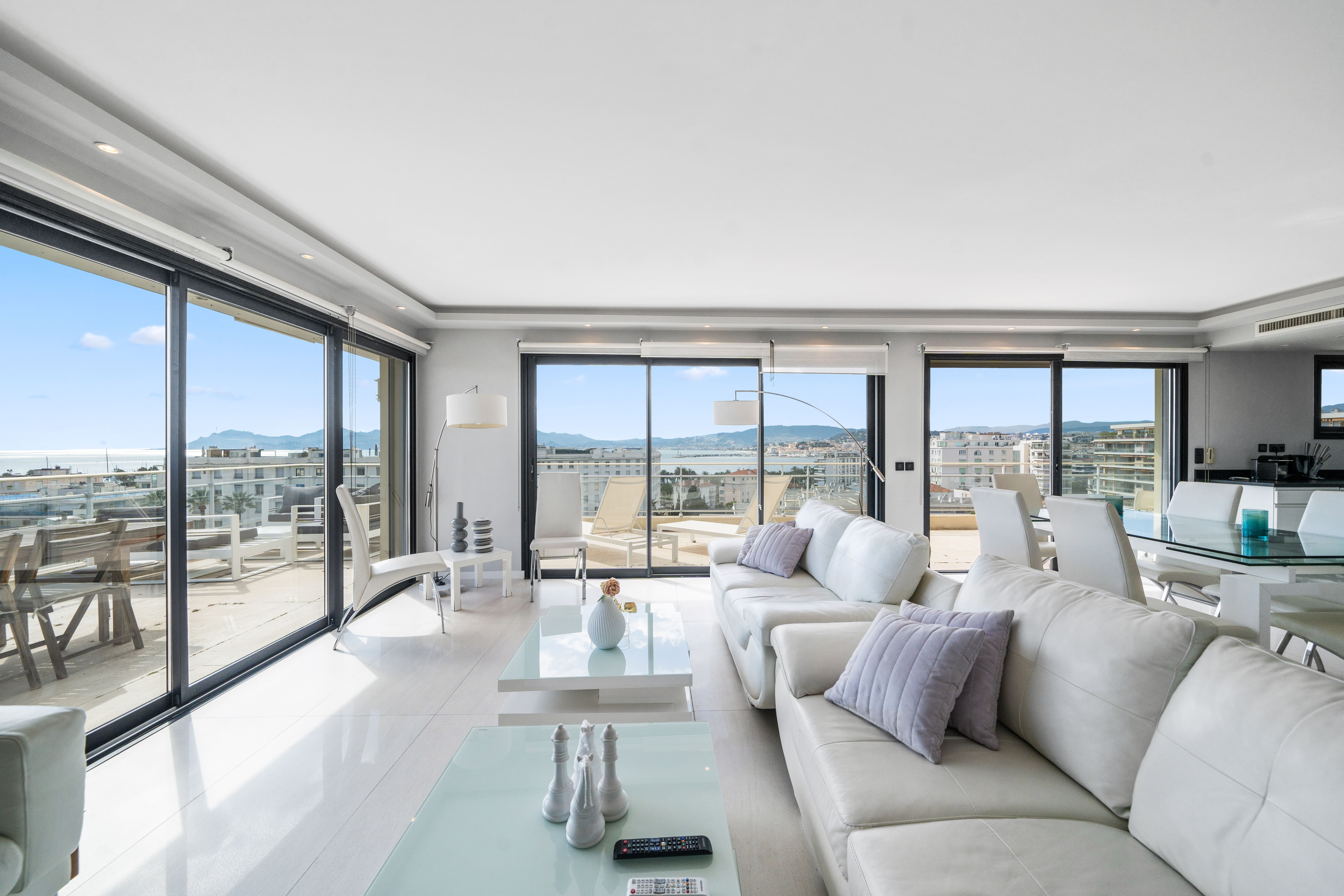Château Mistral Cannes Cannes 22: Luxury 4-Bedroom Apartment with Panoramic Views, Cannes
