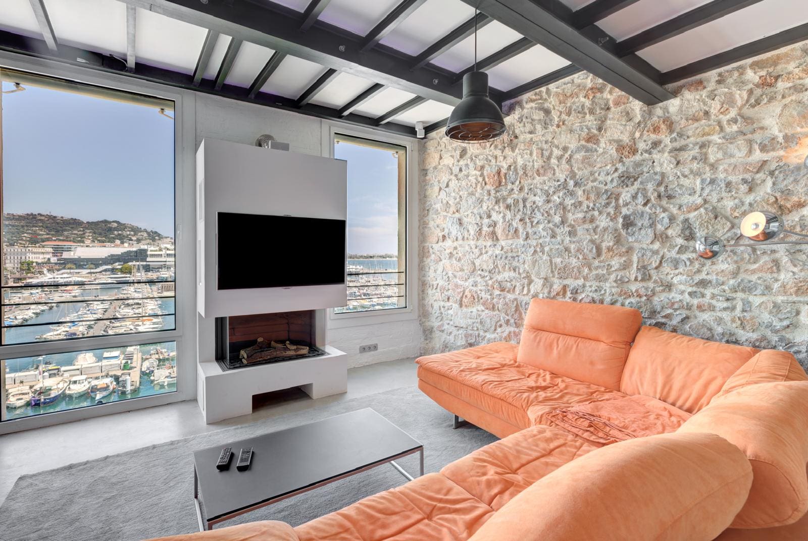 Château Mistral Cannes Cannes 7: Luxury 3-Bedroom Beachfront Apartment, Cannes