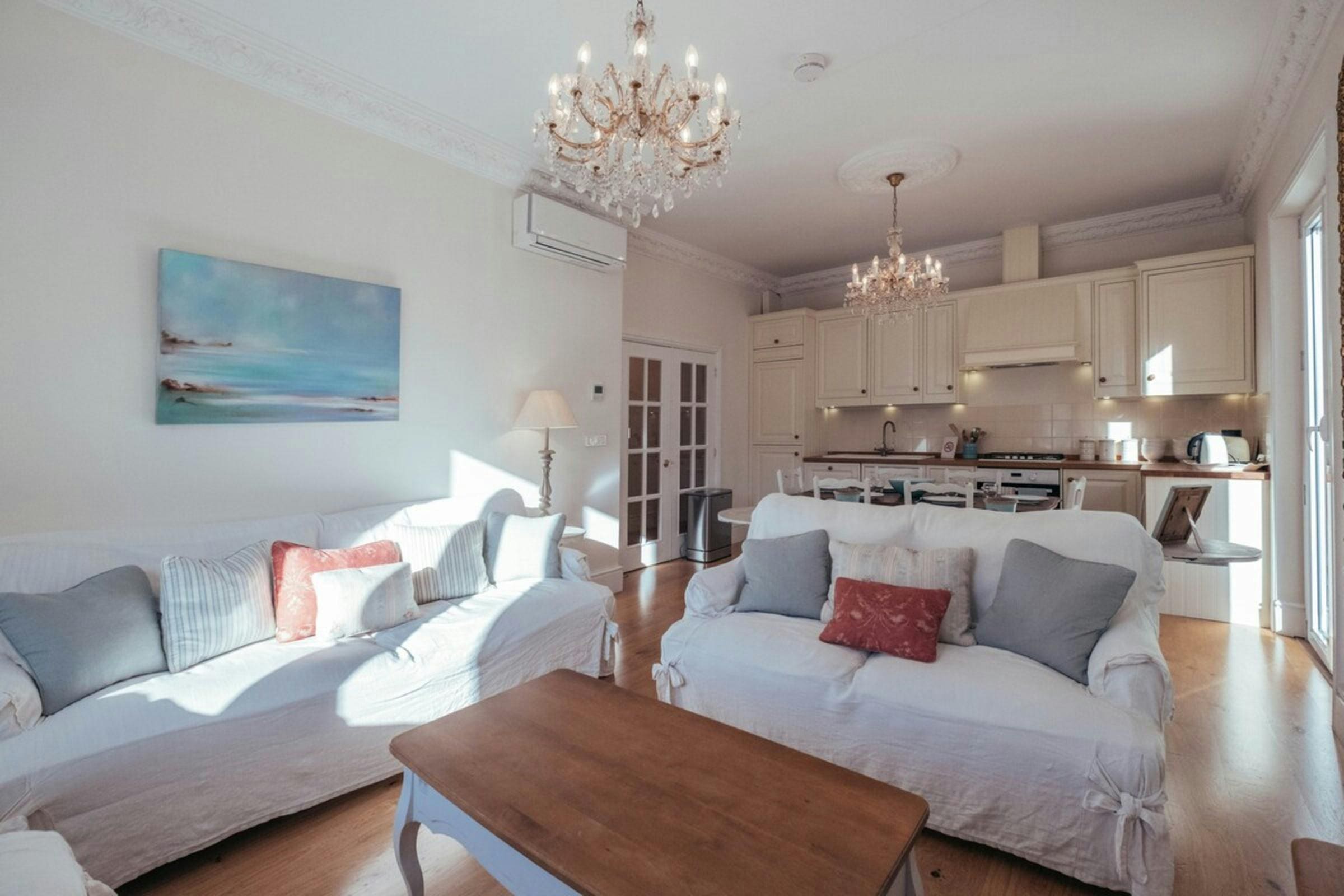 Château Mistral Cannes Cannes 8: Stylish 3-Bedroom Apartment with Sea Views, Cannes