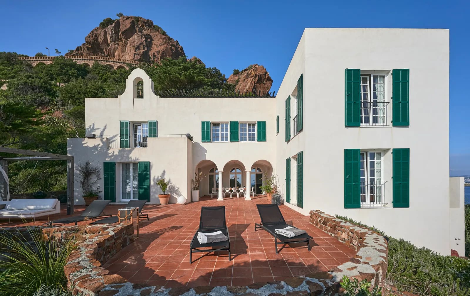 Château Mistral Éze: Luxury 6-Bedroom Villa with Sea Views and Pool, French Riviera