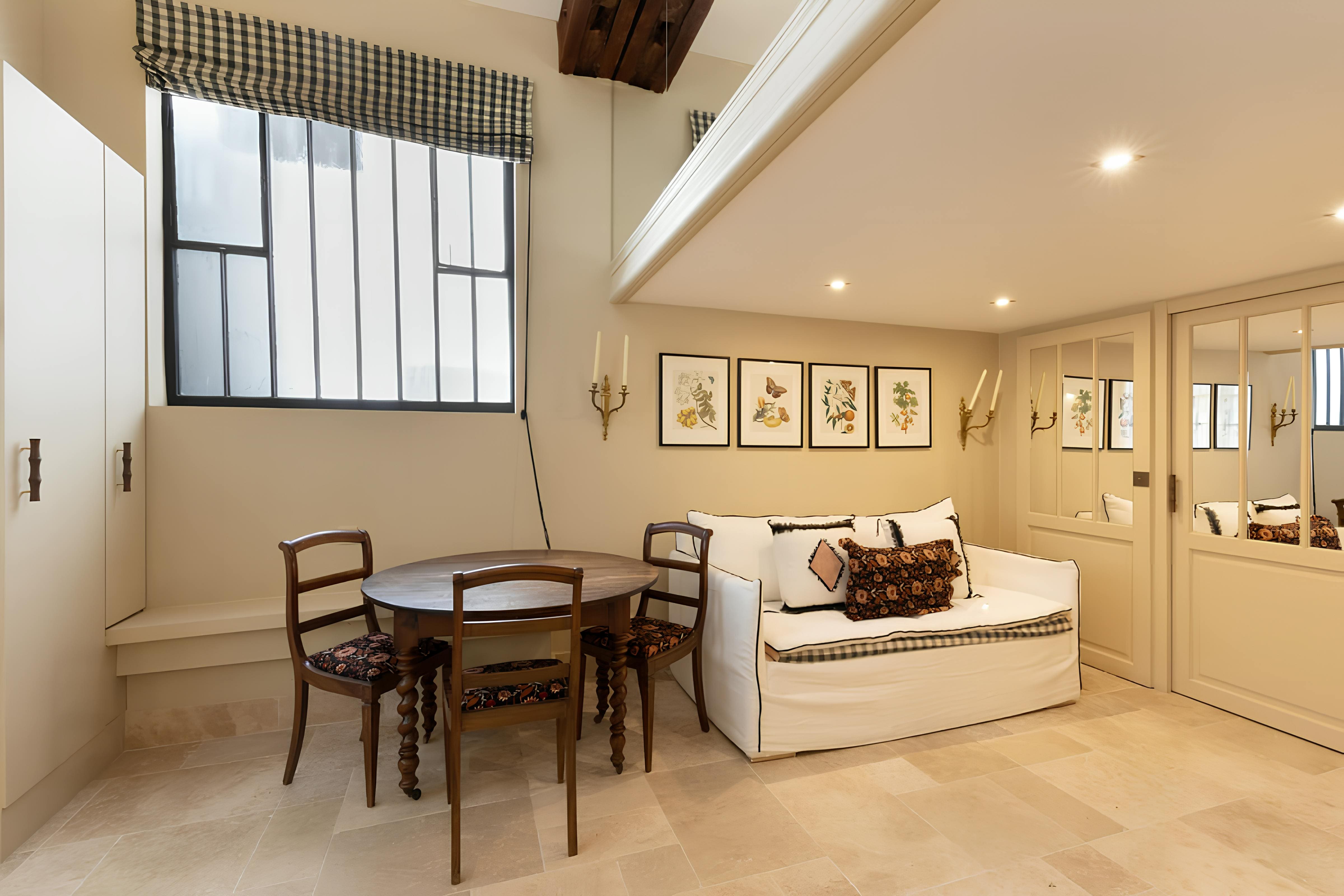 Château Mistral Paris Saint Germain des Prés – Odéon: Opulent 2-Bedroom House with Air-Con in Central Paris