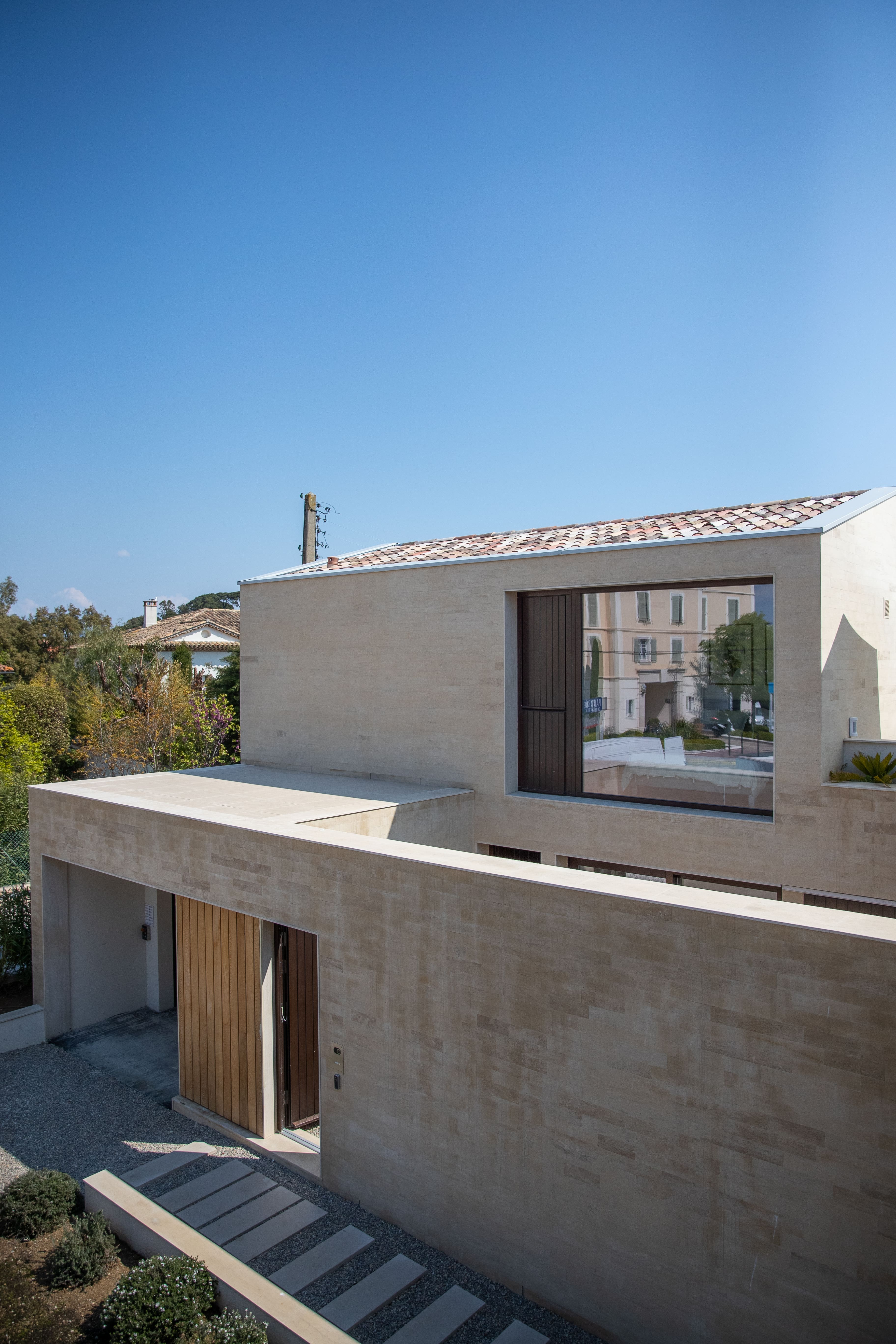 Château Mistral Saint-Tropez: Elegant 3-Bedroom Apartment with Seaviews, Saint-Tropez