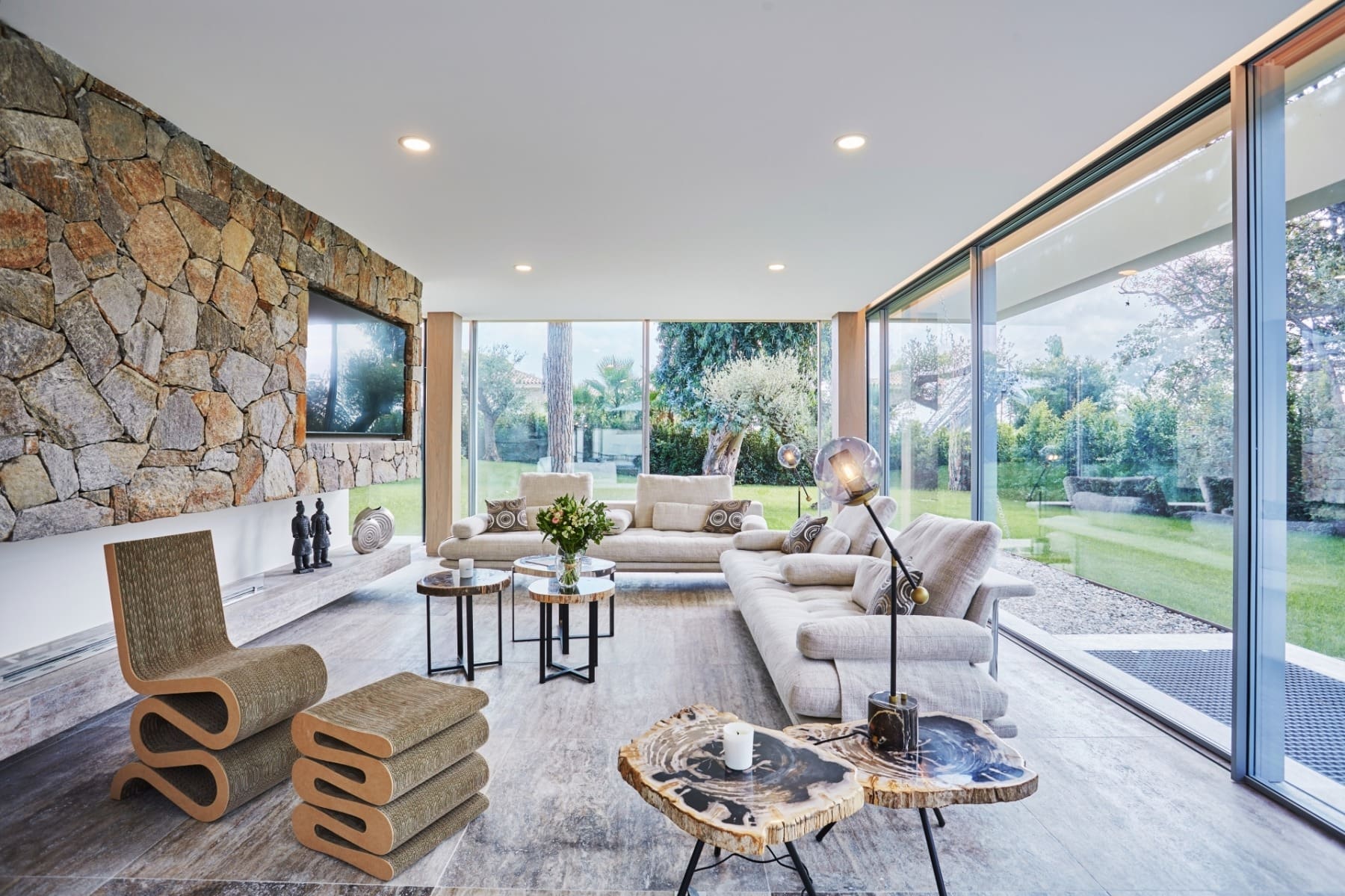 Château Mistral Saint-Tropez Saint-Tropez 14: Elegant 5-Bedroom Apartment with Seaviews and Pool, Saint-Tropez