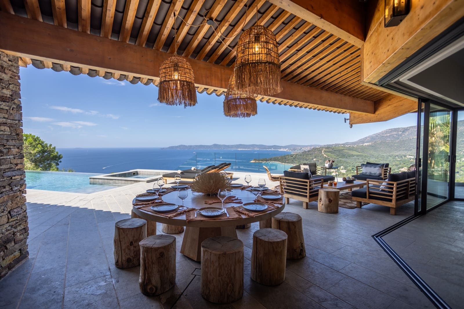 Château Mistral Toulon: Luxury 6-Bedroom Villa with Seaview and Pool, Saint-Tropez