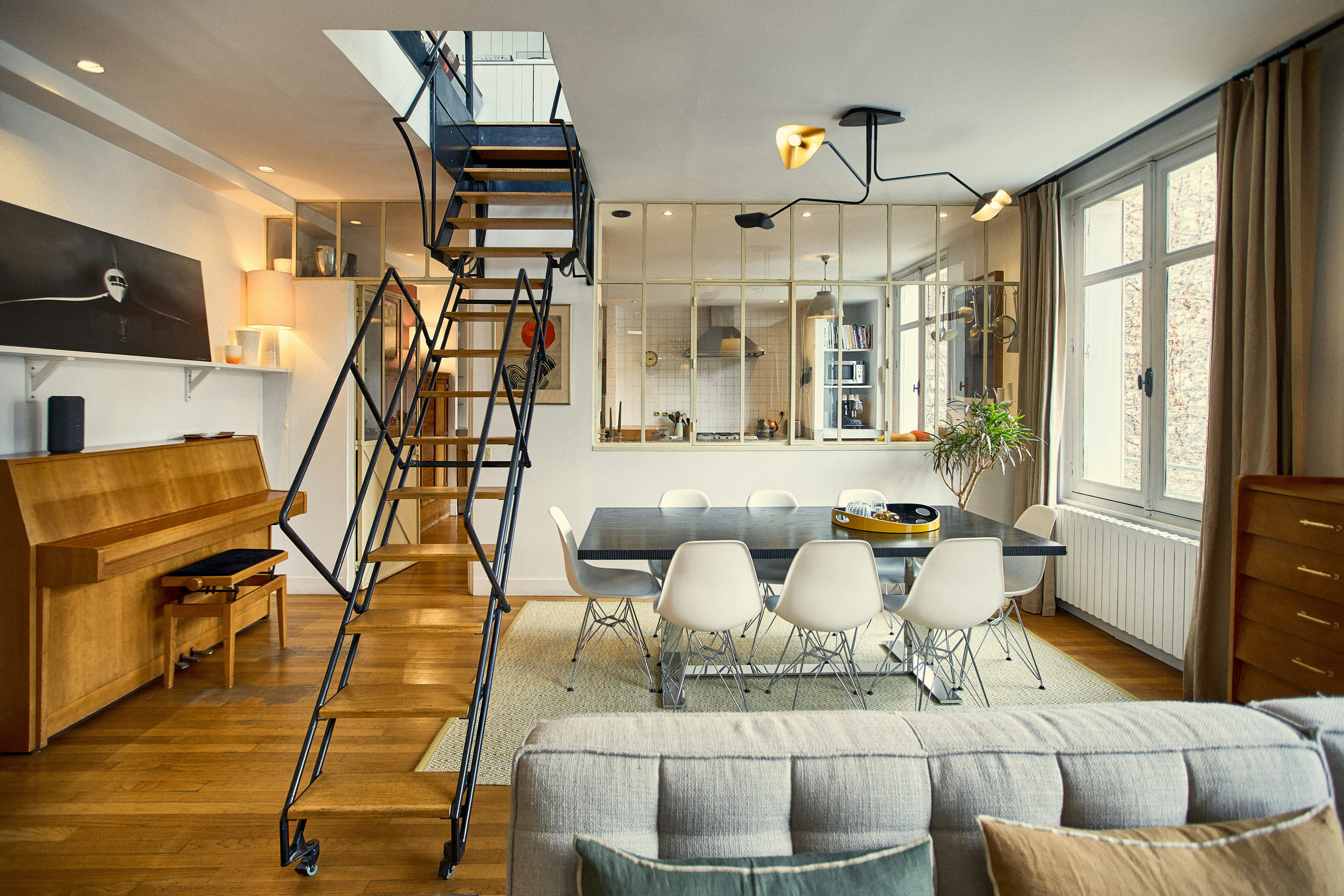 Château Monceau Paris Monceau – Ternes 4: Elegant 2-Bedroom Apartment with Rooftop Terrace, Monceau – Ternes