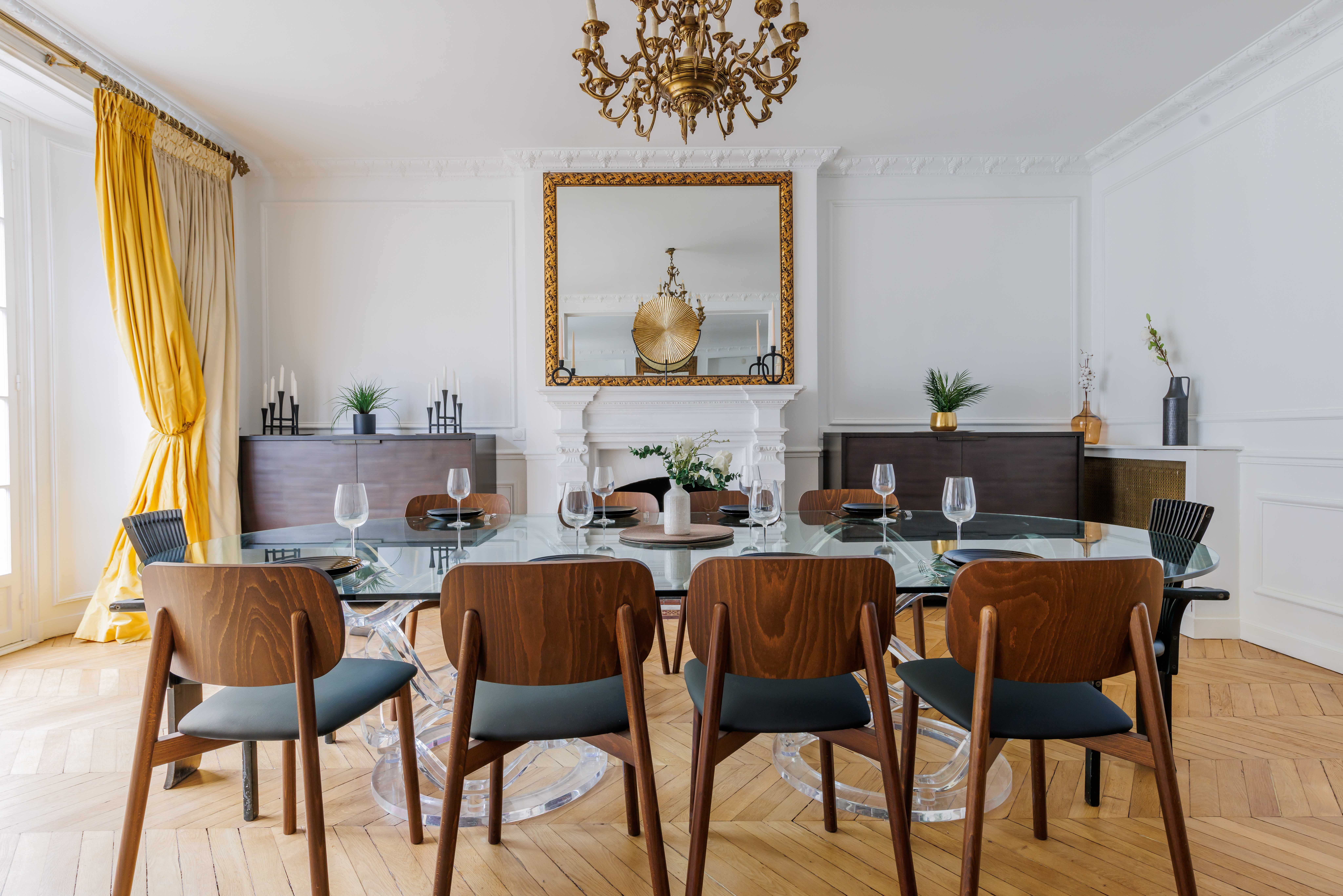 Château Monceau Paris Monceau – Ternes 7: Elegant 4-Bedroom Apartment with Classic Charm, Paris