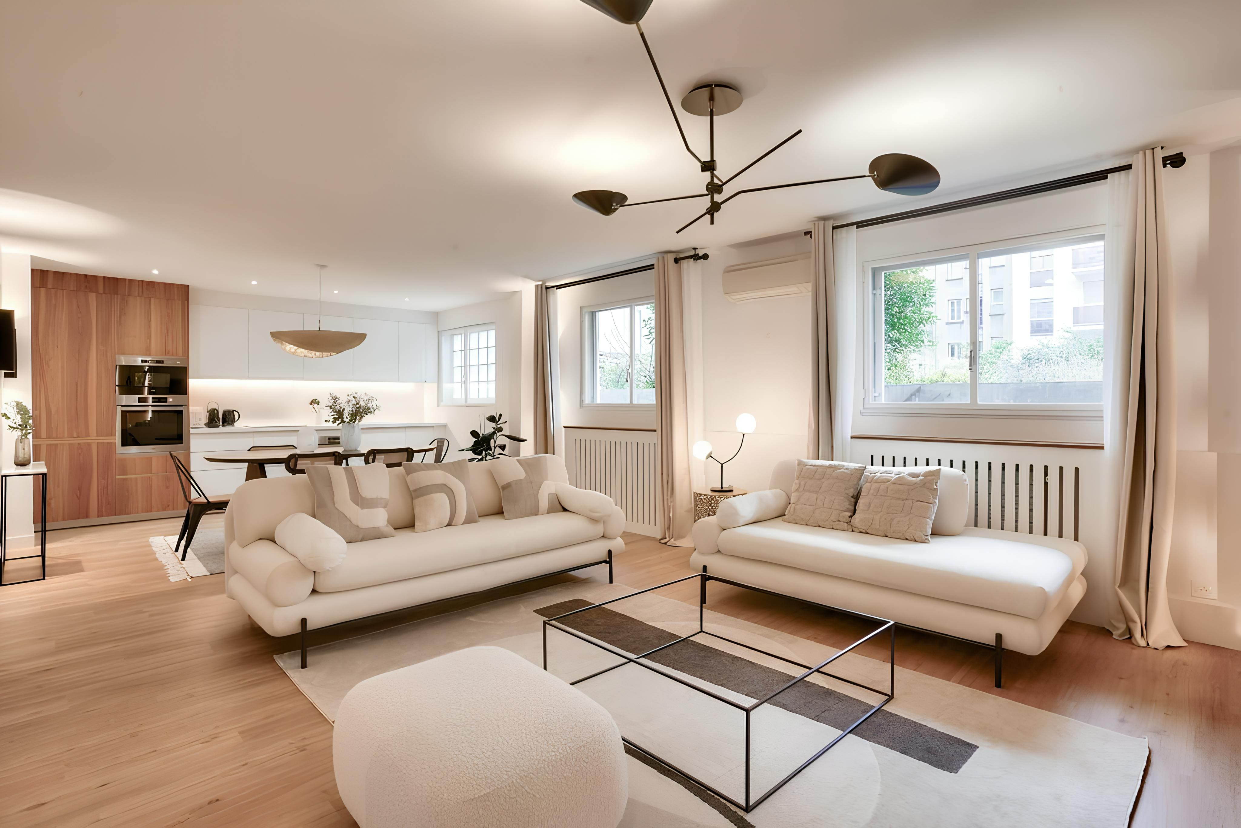 Château Montparnasse Paris Montparnasse & Catacombs 6: Elegant 3-Bedroom Apartment with Air-Con, Montparnasse